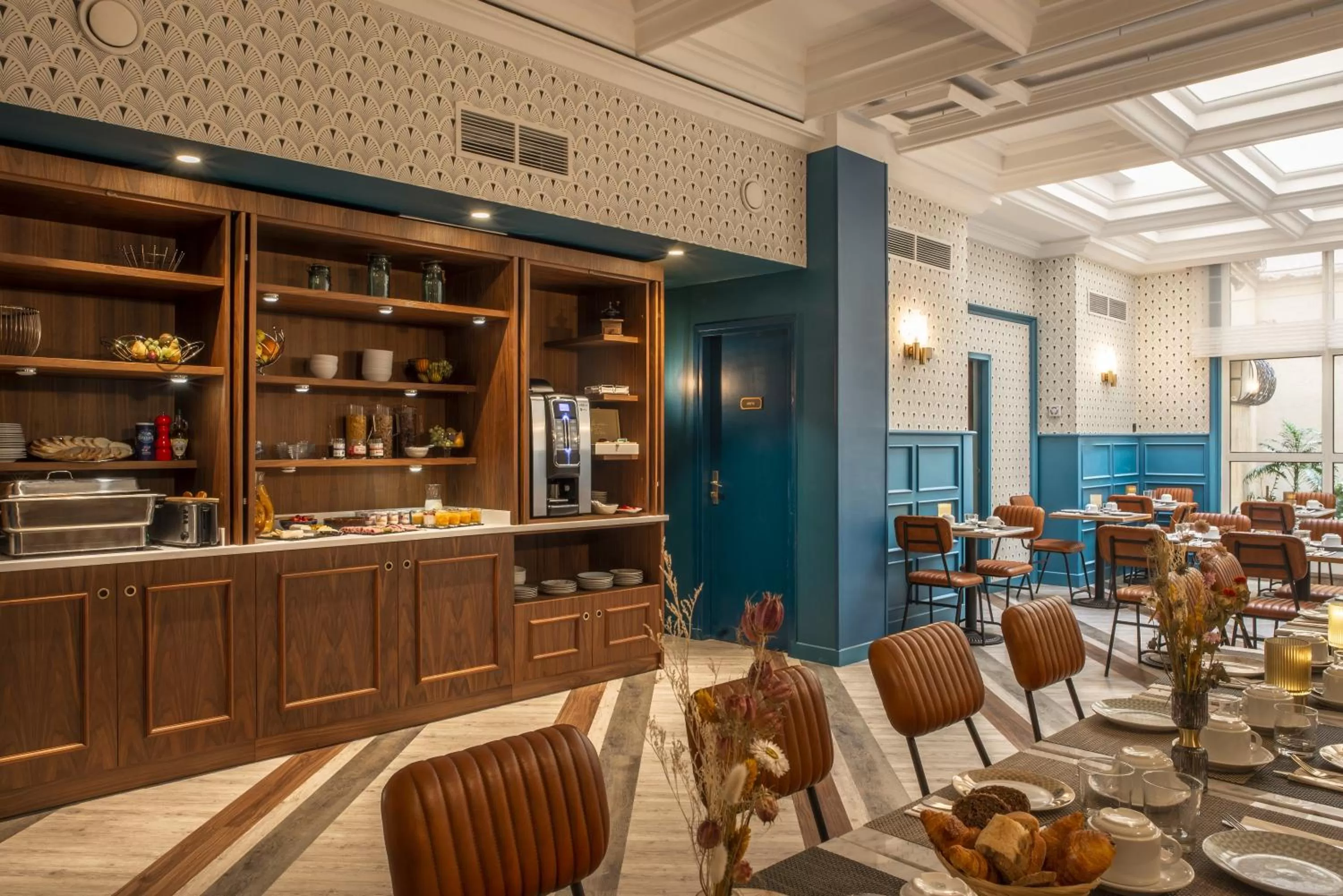 Continental breakfast in Hôtel Le Bristol