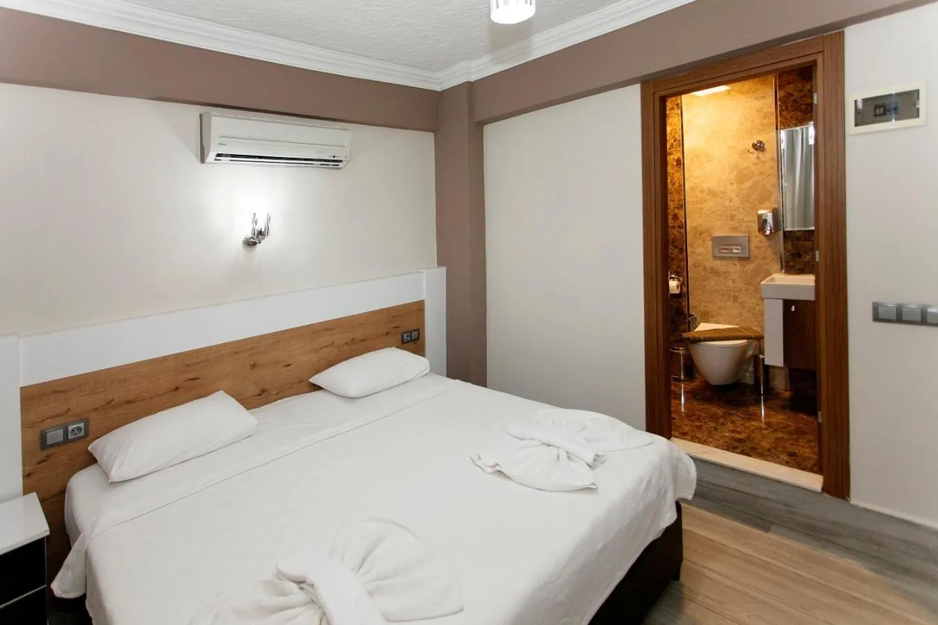 Massage, Bed in Green Peace Hotel