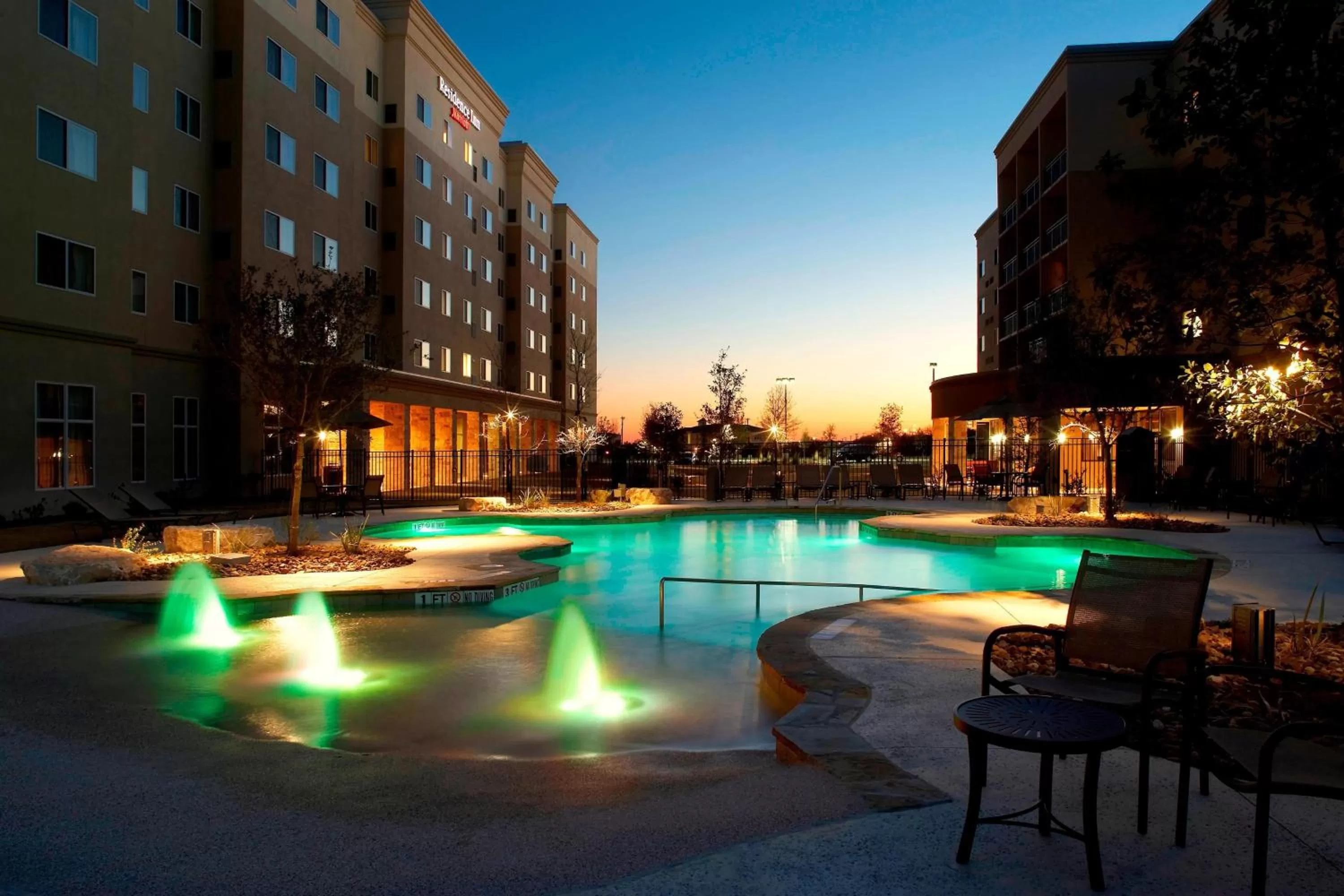 Swimming pool in Courtyard by Marriott San Antonio Six Flags at The RIM