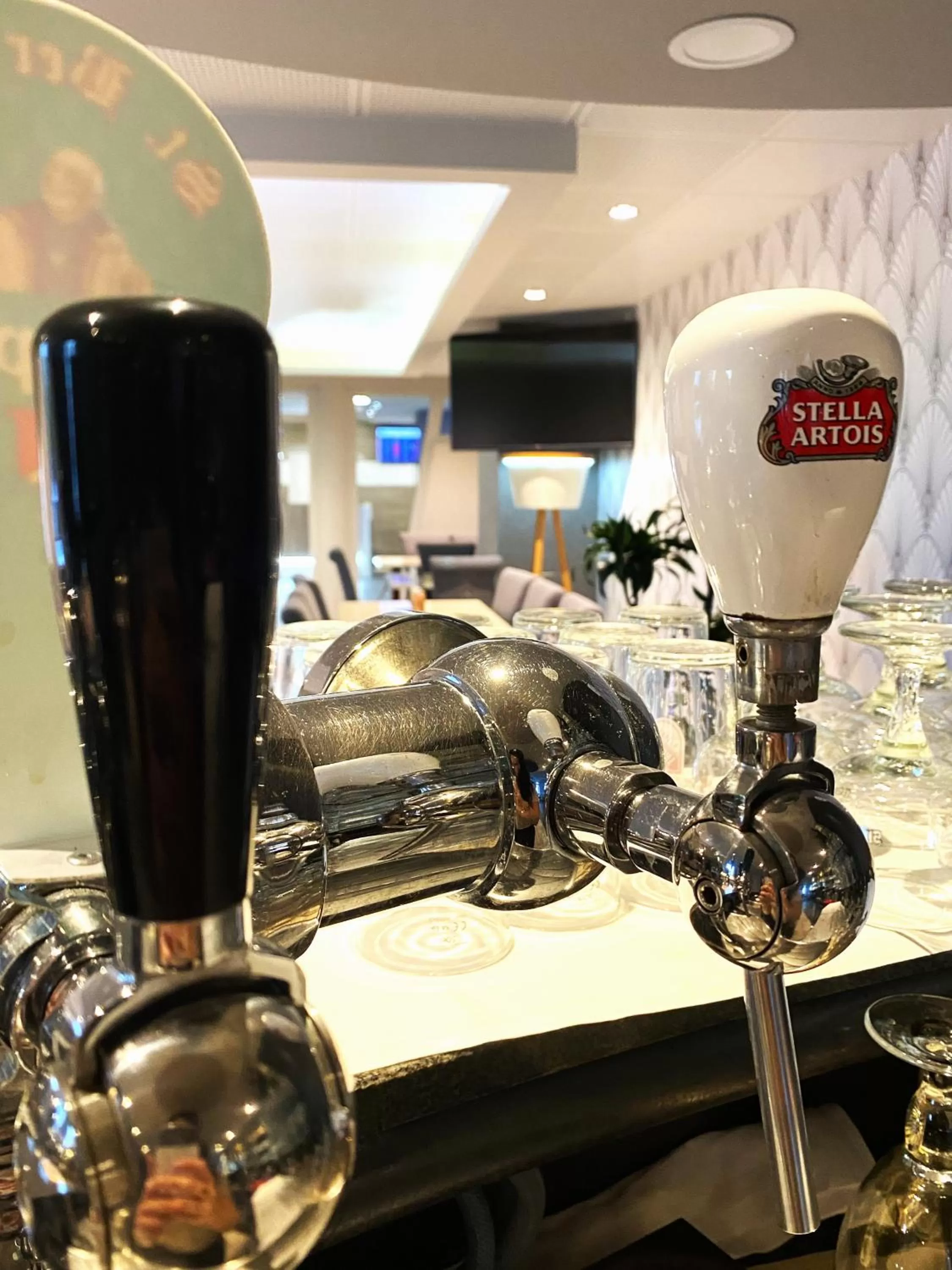 Lounge or bar in Ibis Styles Charleroi Airport Aero 44