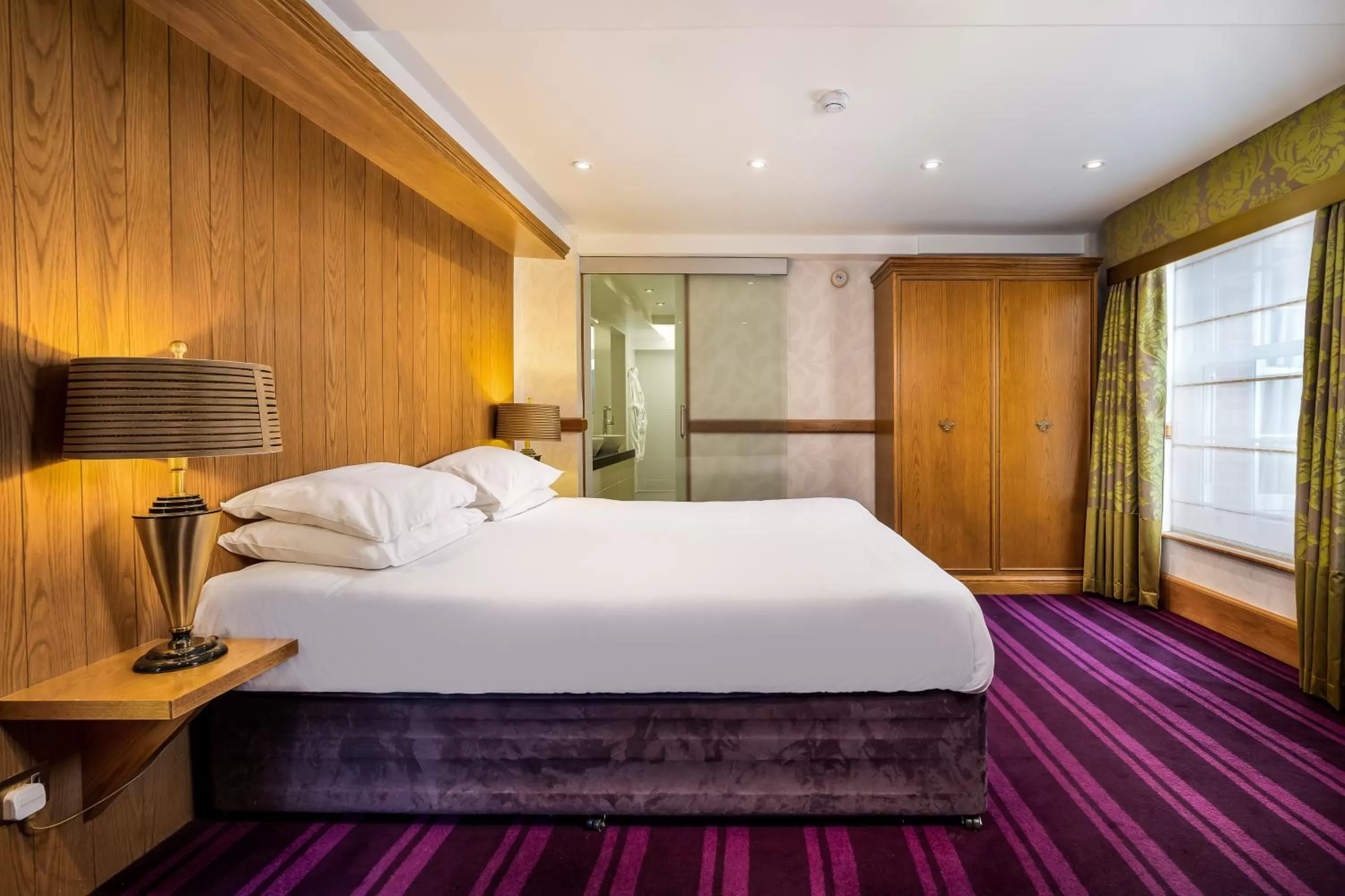 Photo of the whole room, Bed in The Lensbury Resort