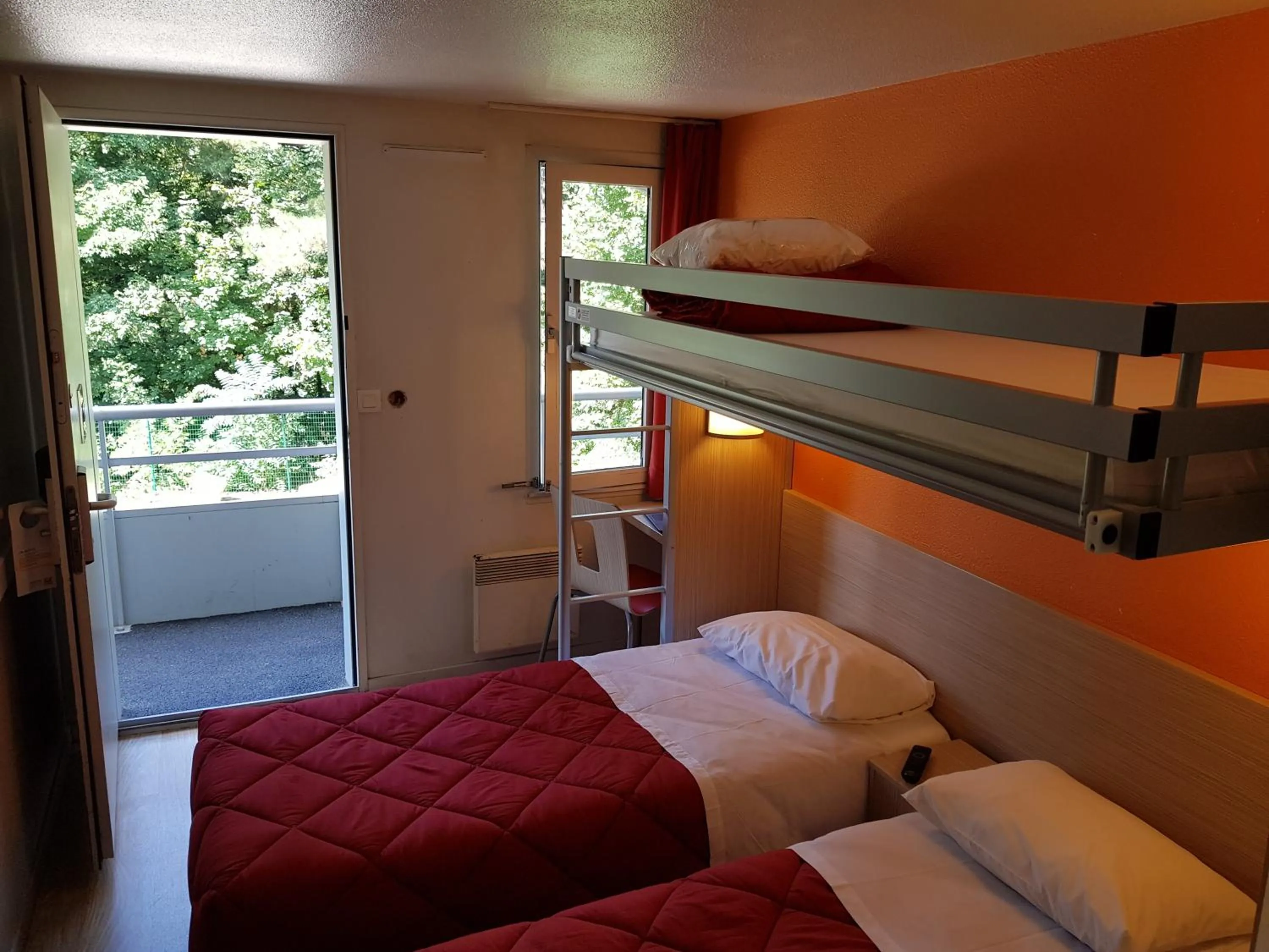 Bed in Premiere Classe Lyon Ouest - Tassin