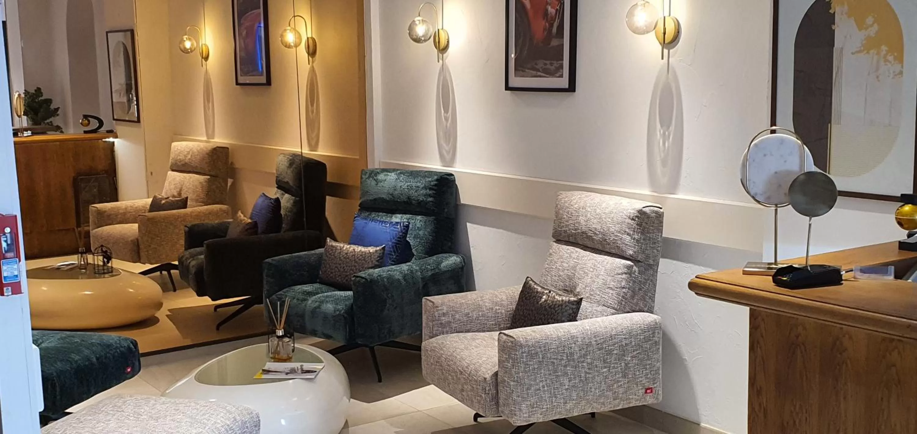 Seating area in Hôtel L'Alsace