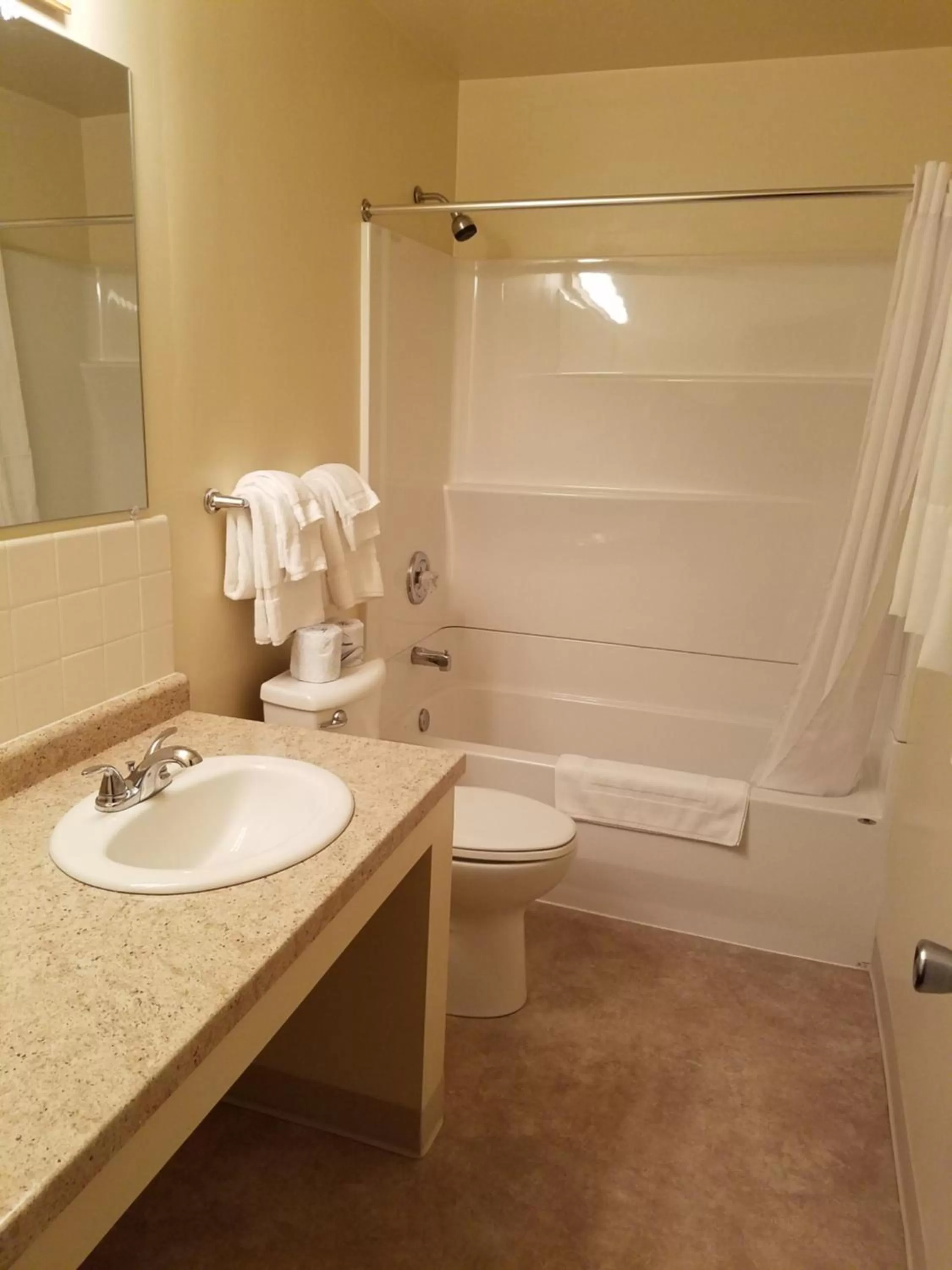 Shower, Bathroom in Buckhorn Resort