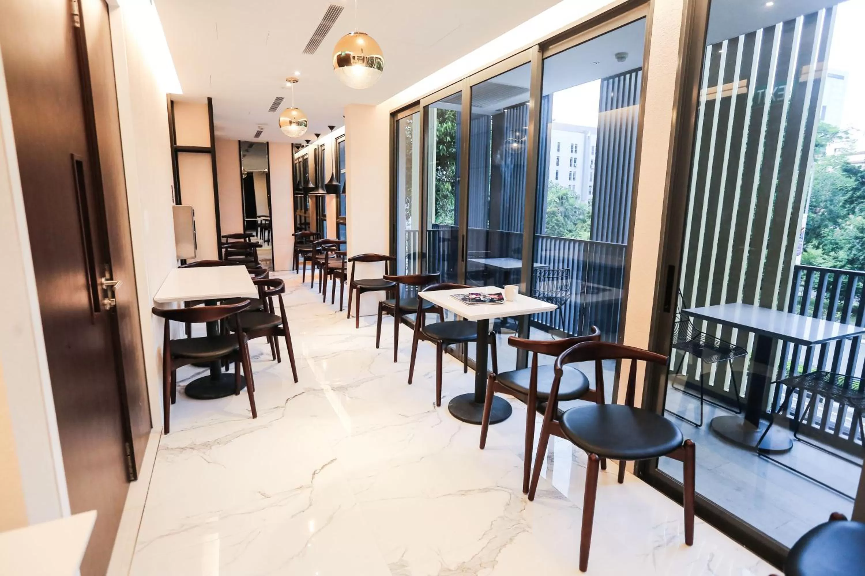 Restaurant/Places to Eat in L Hotel Premier By Lion Peak