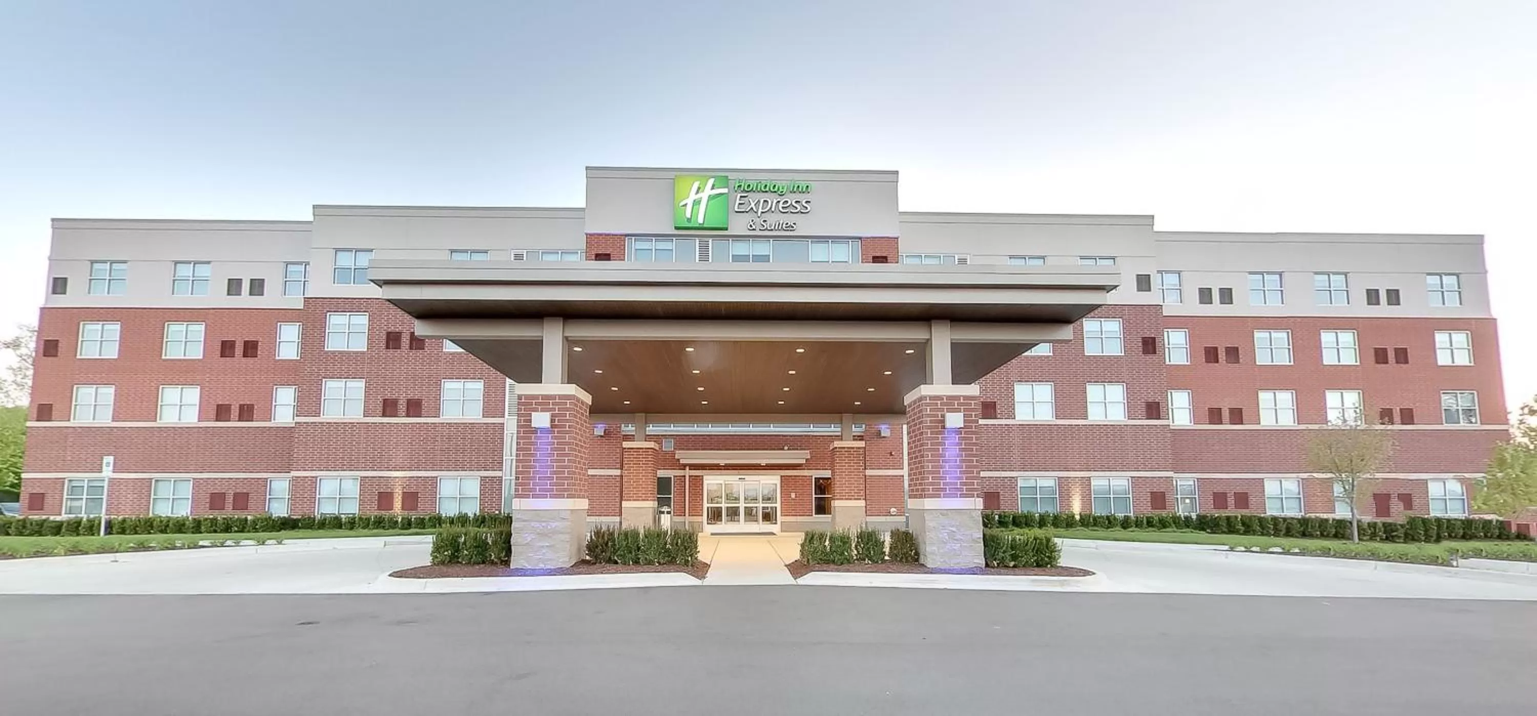 Property building in Holiday Inn Express & Suites Plymouth - Ann Arbor Area by IHG