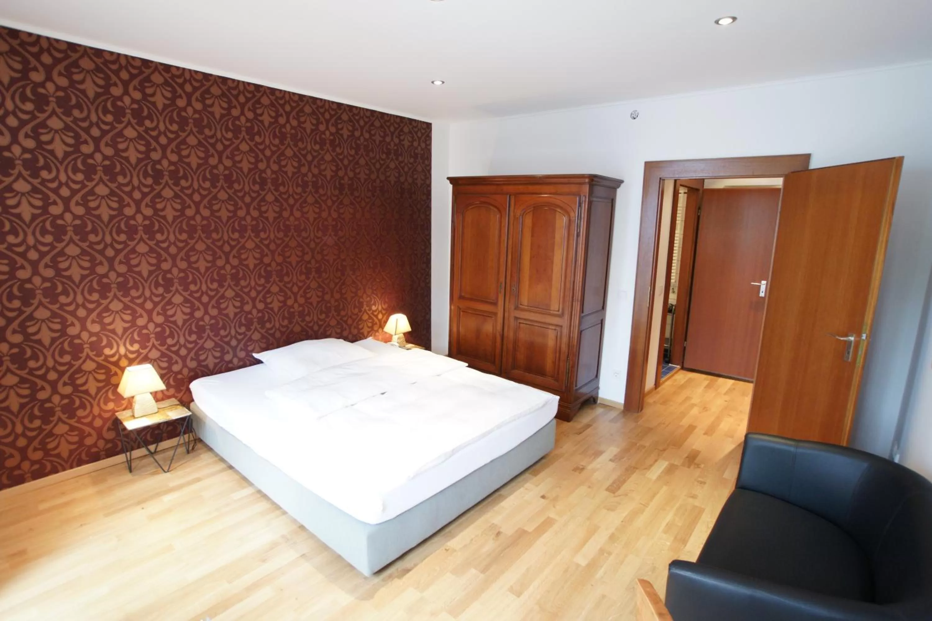 Photo of the whole room, Bed in Hotel Stern - Self Check-In