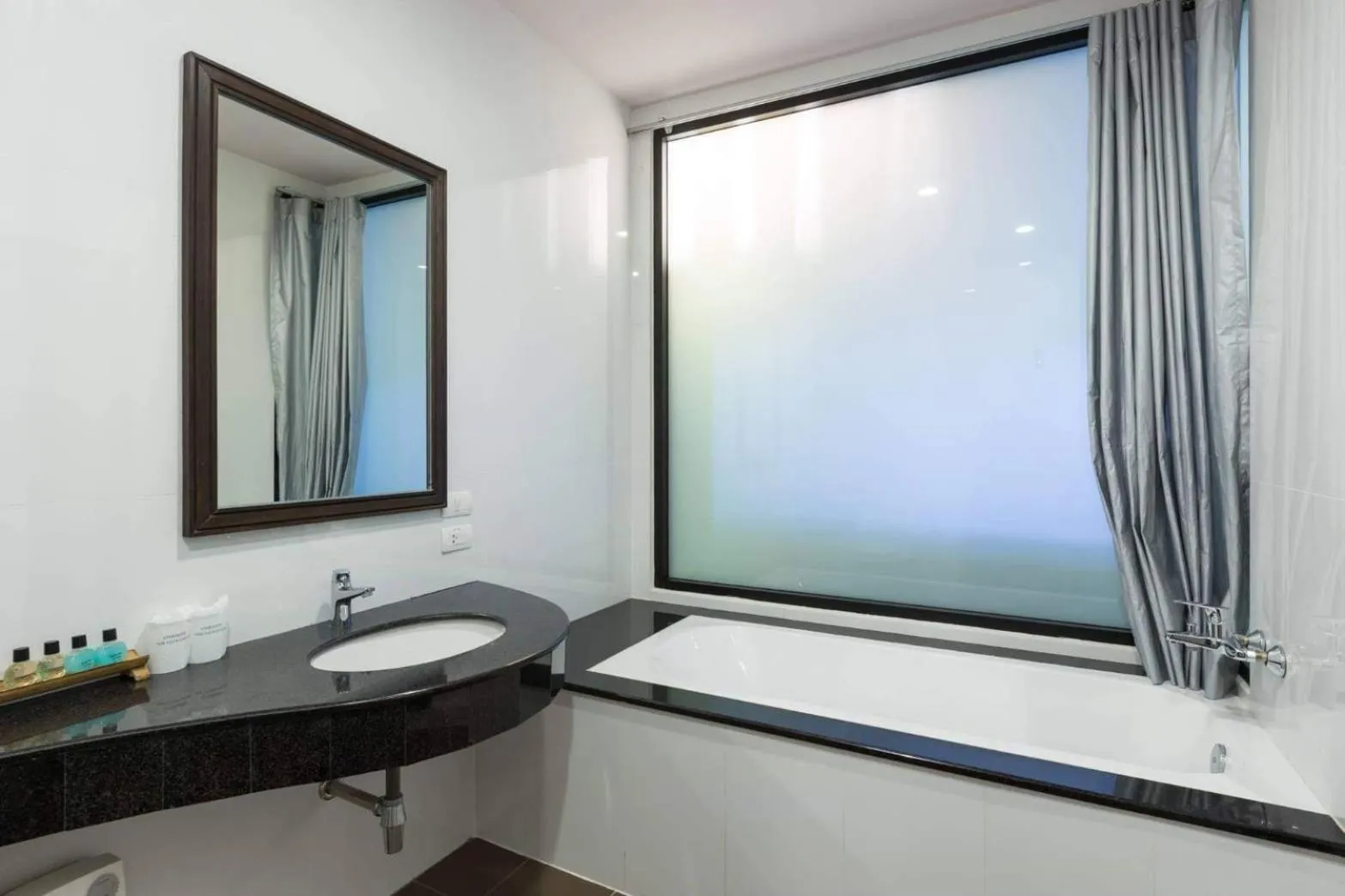 Shower in The BluEco Hotel SHA Plus