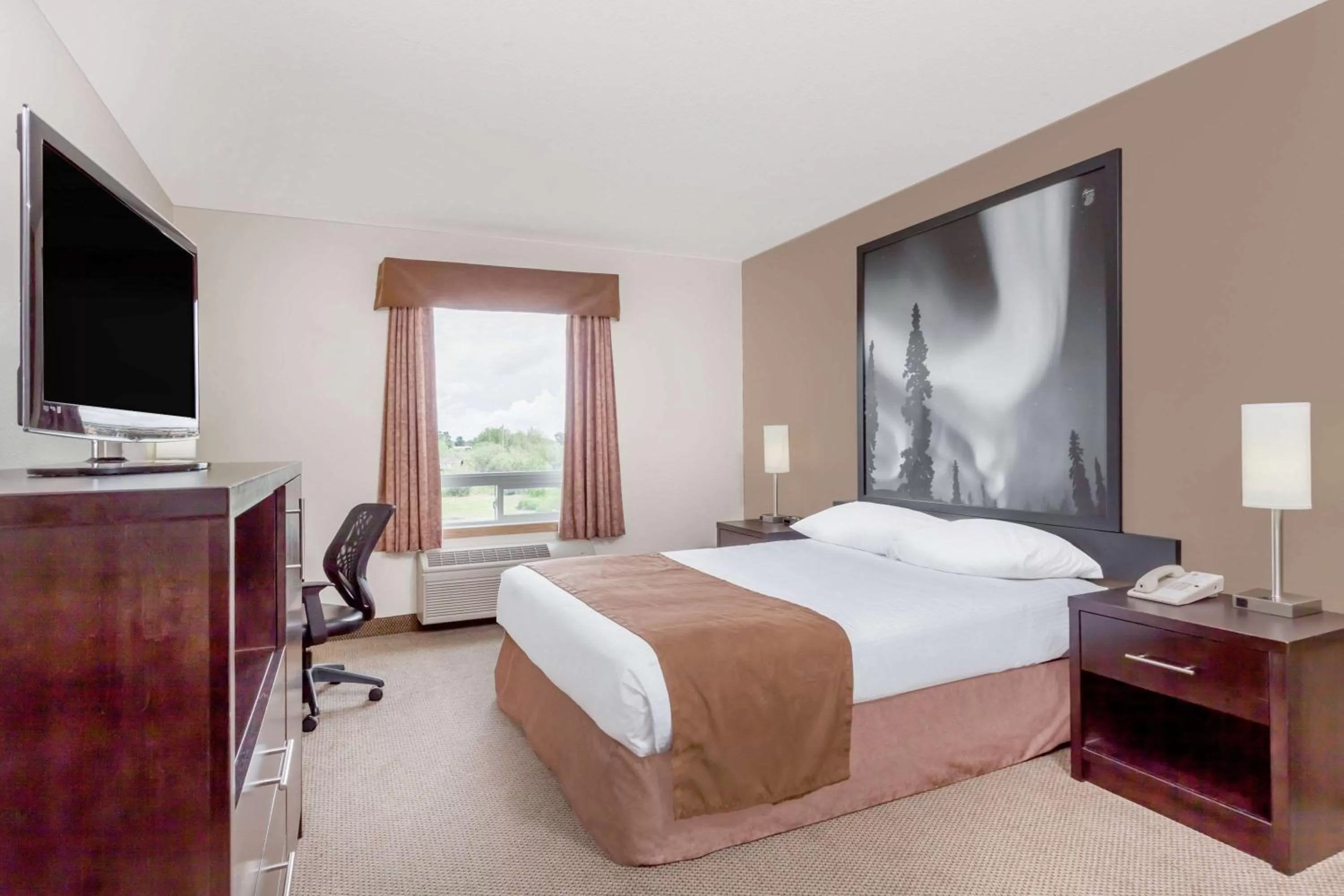 Photo of the whole room, Bed in Super 8 by Wyndham Prince Albert