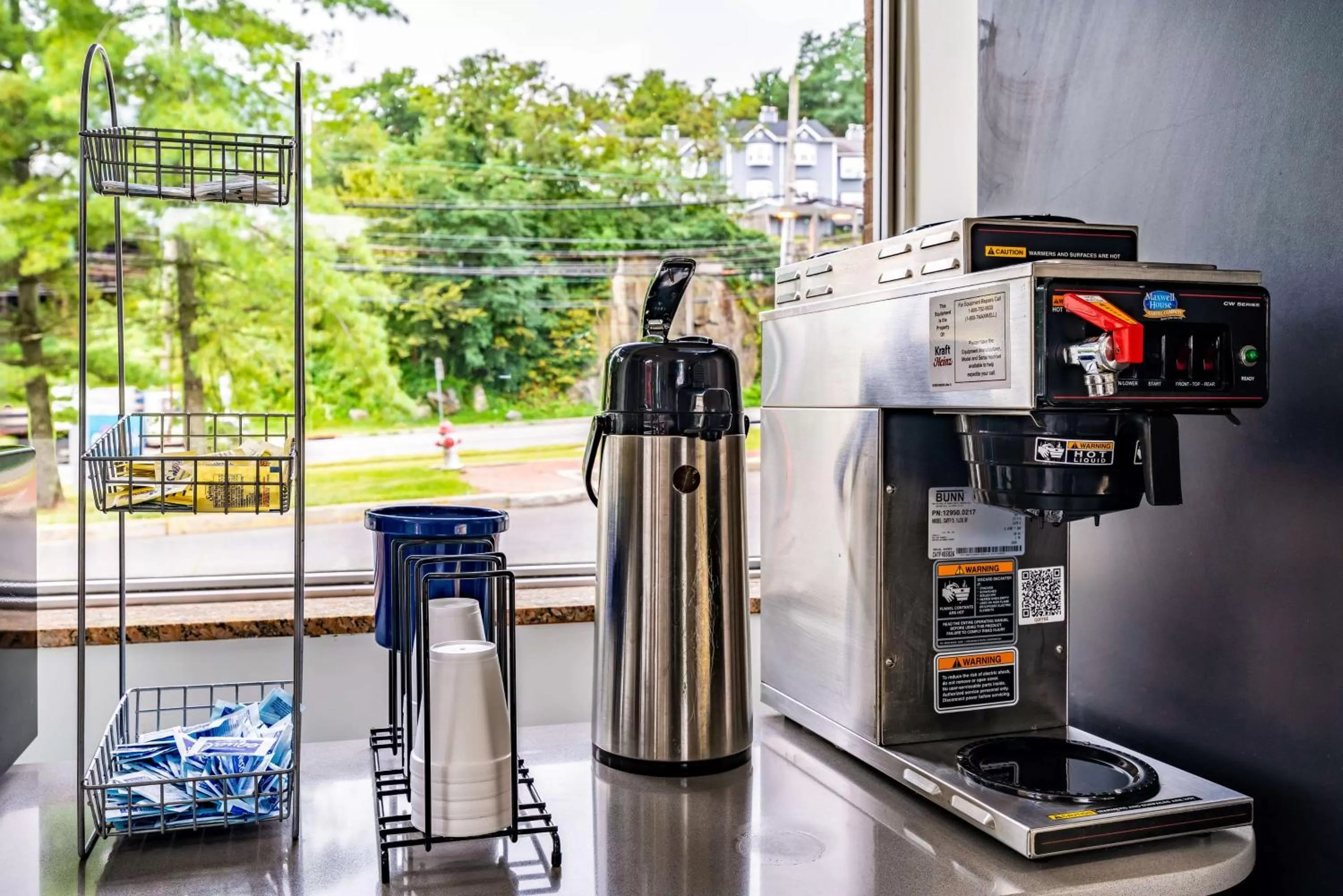 Coffee/tea facilities in Motel 6-Elmsford, NY - White Plains