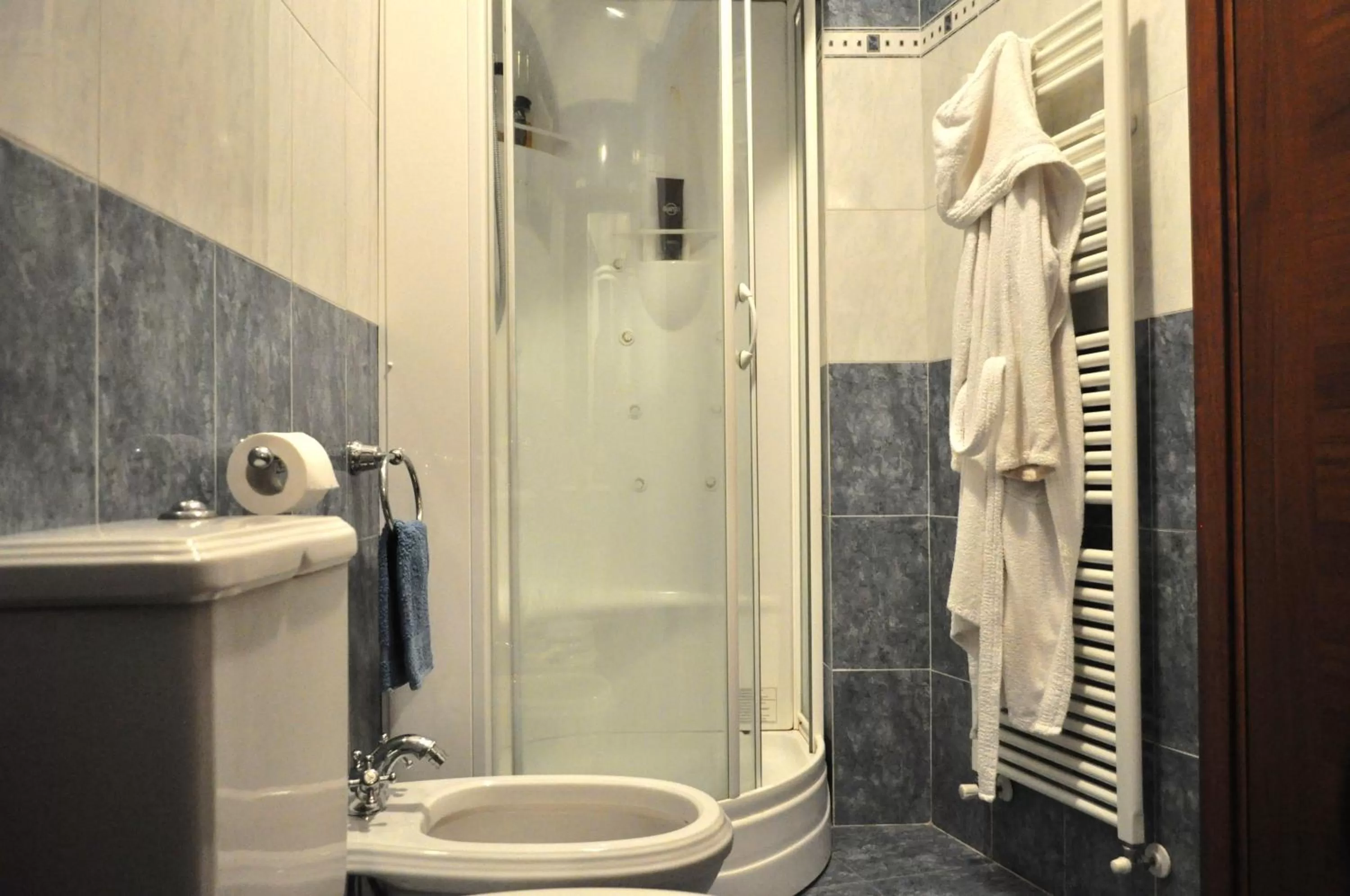 Bathroom in Albergo Miramonti