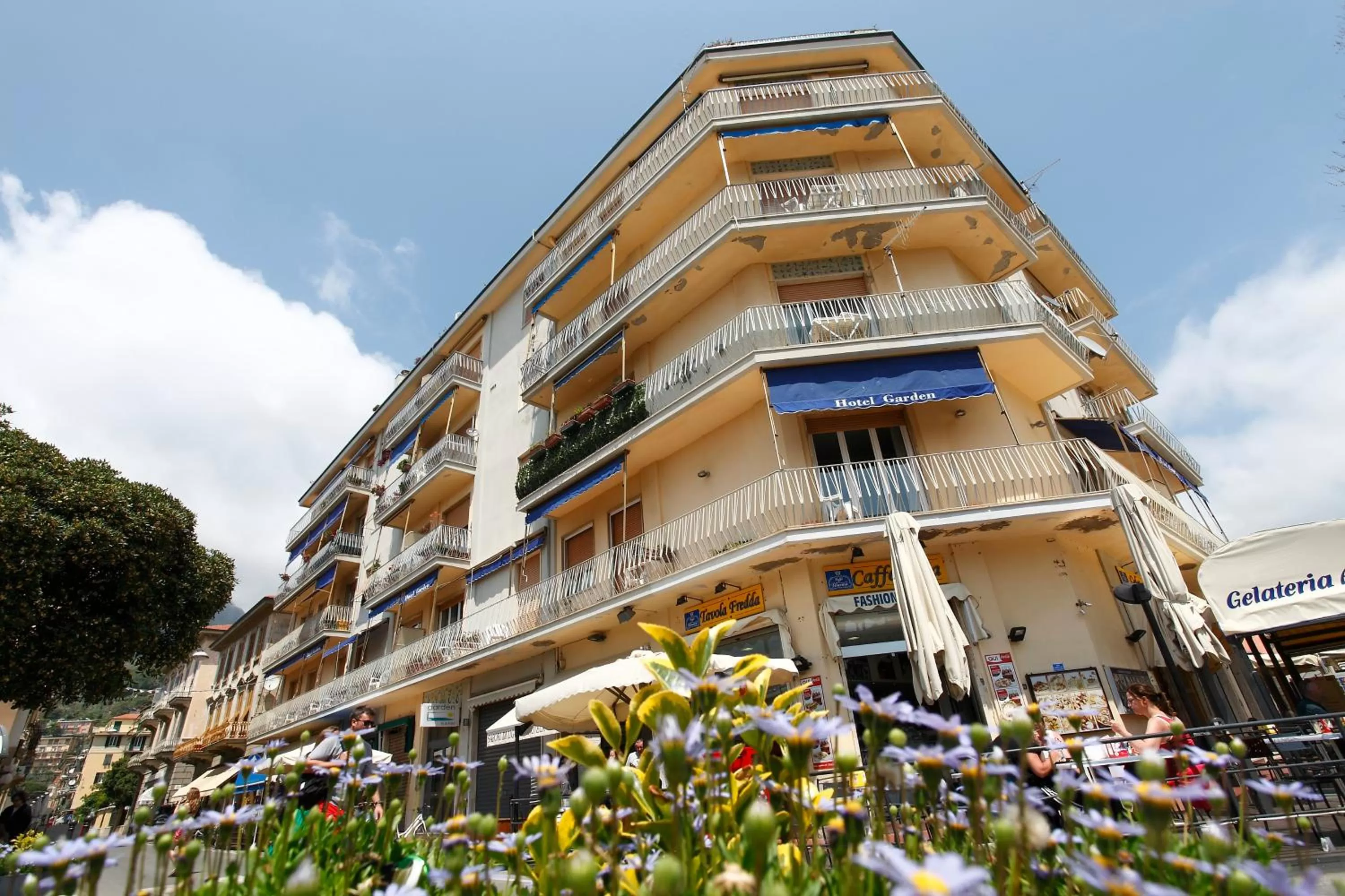 Property building in Hotel Garden