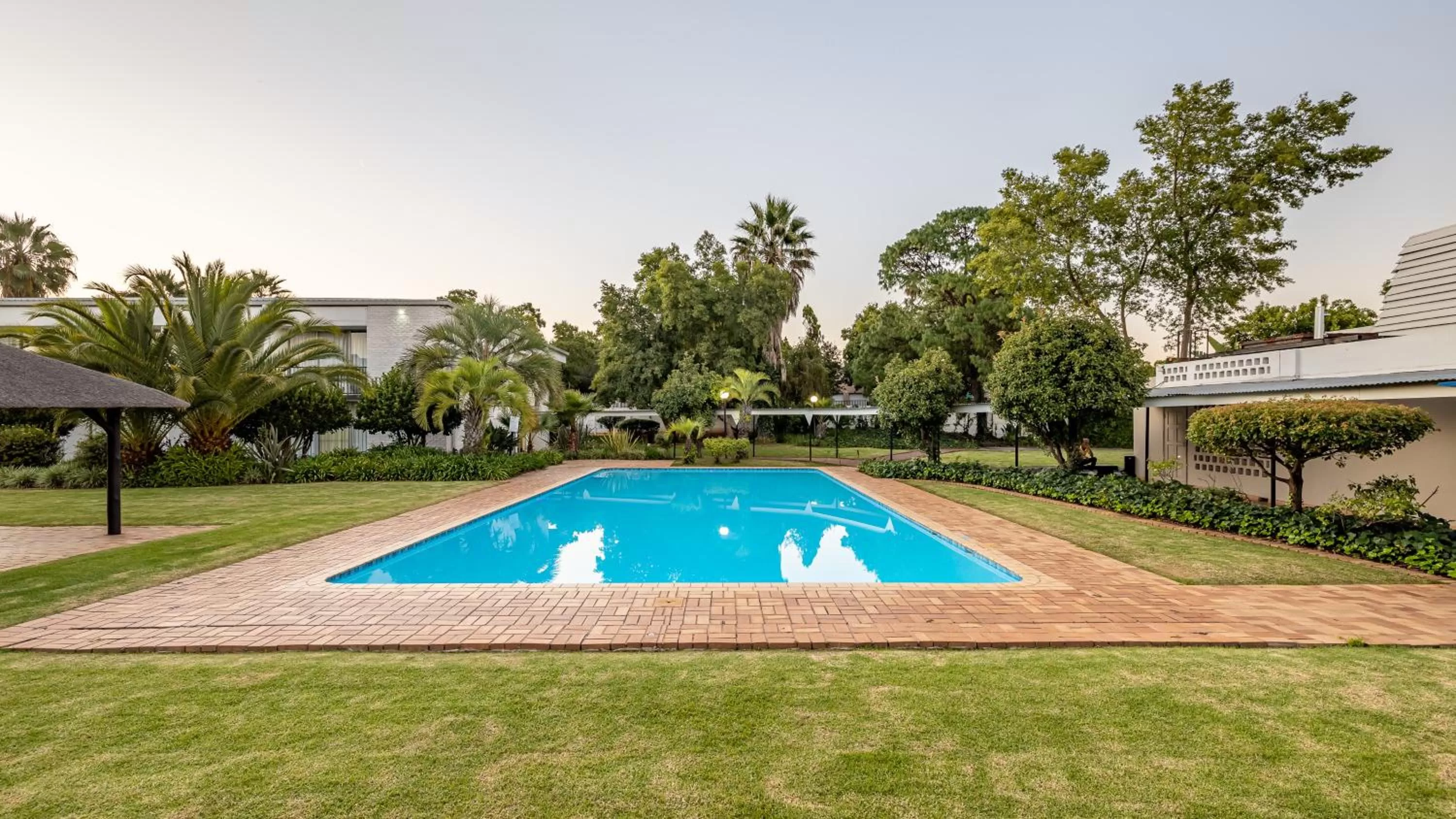 Swimming pool in African Sky Newcastle Inn