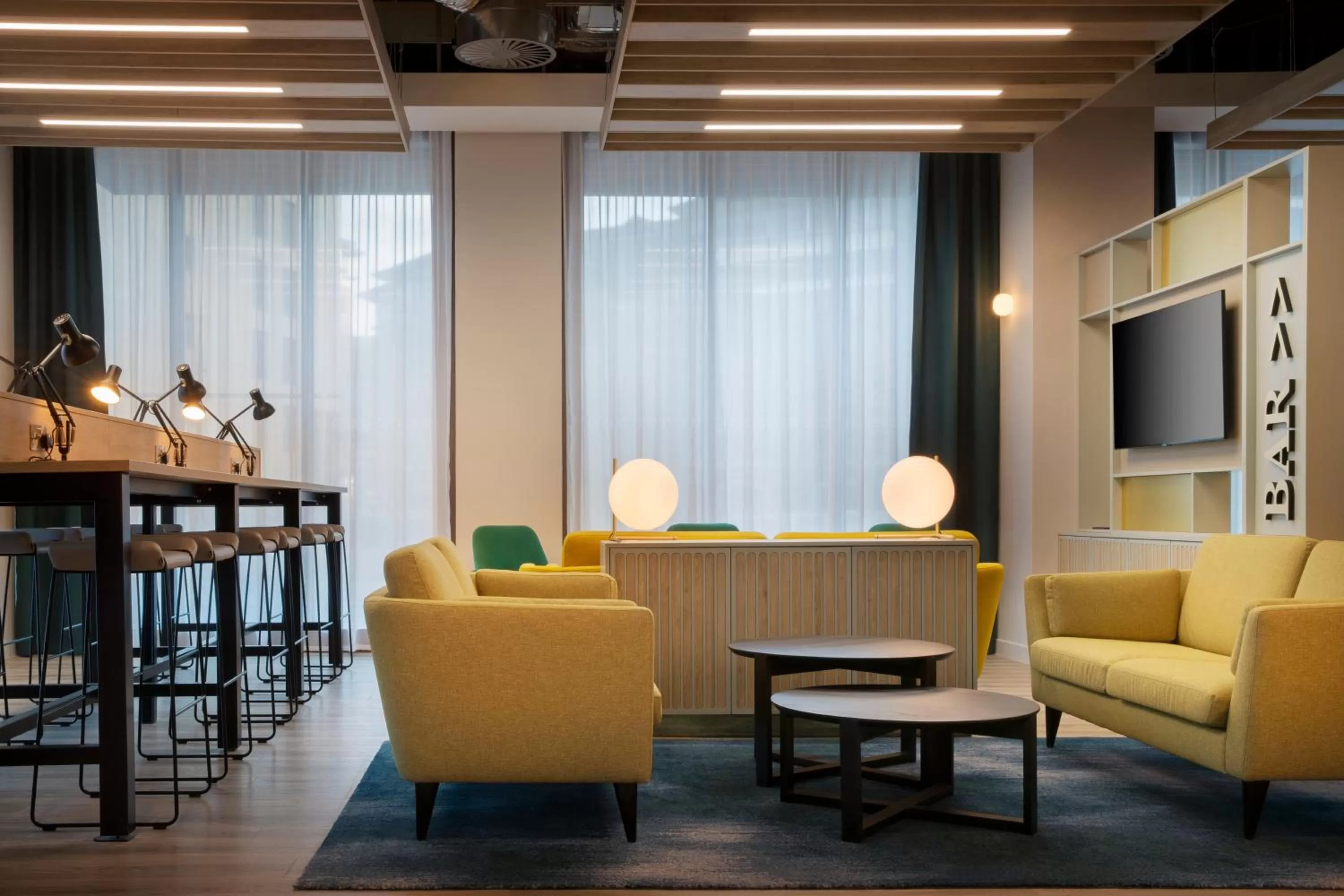 Lounge or bar in Leonardo Hotel Bristol City