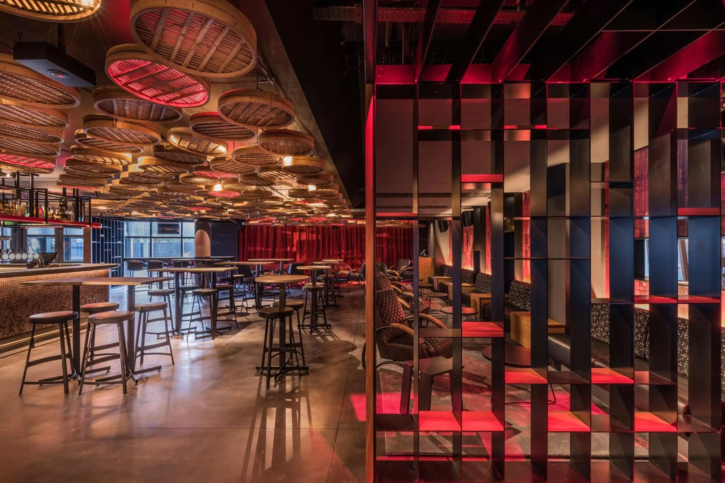 Restaurant/places to eat in QT Wellington