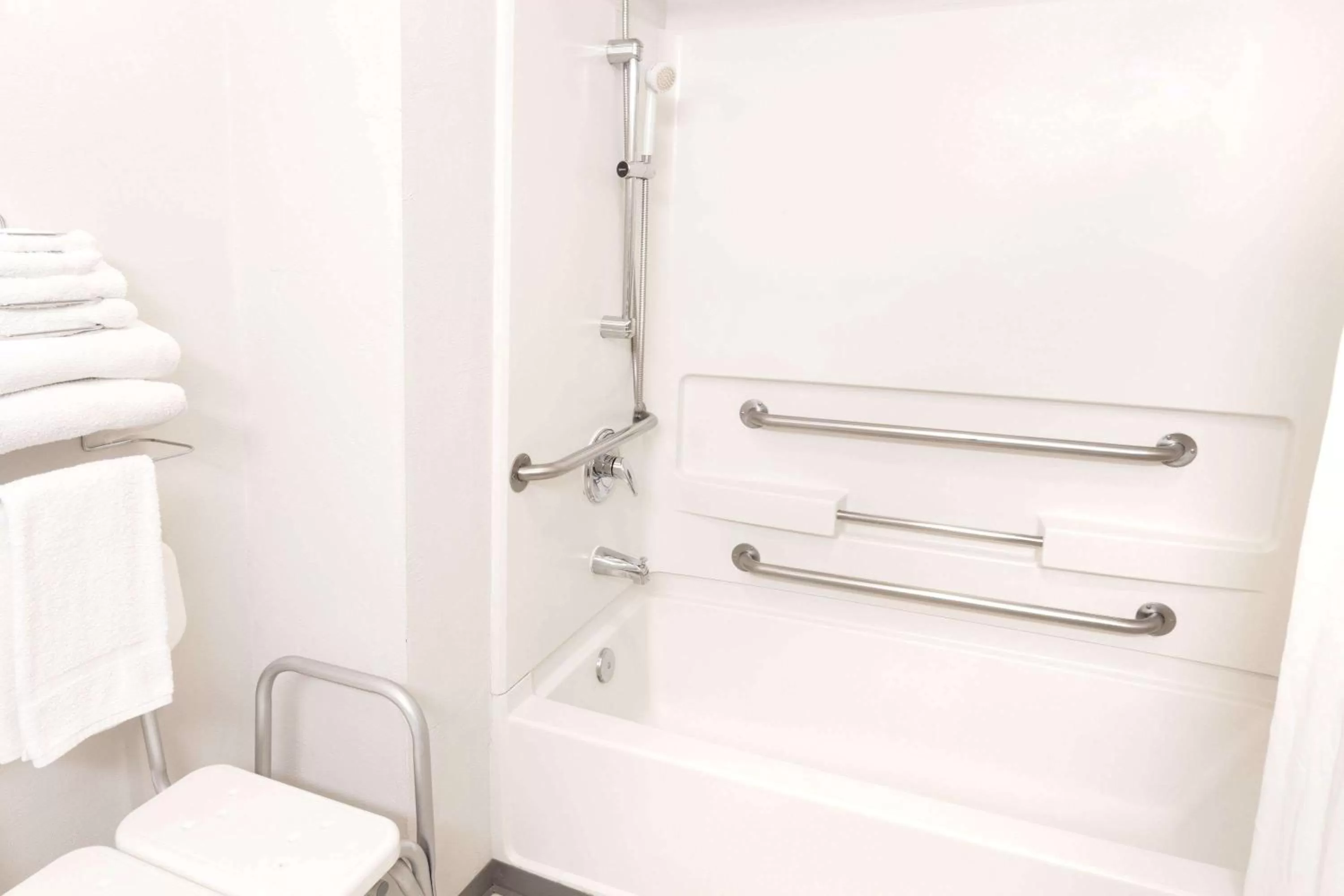 On site in Super 8 by Wyndham Redmond