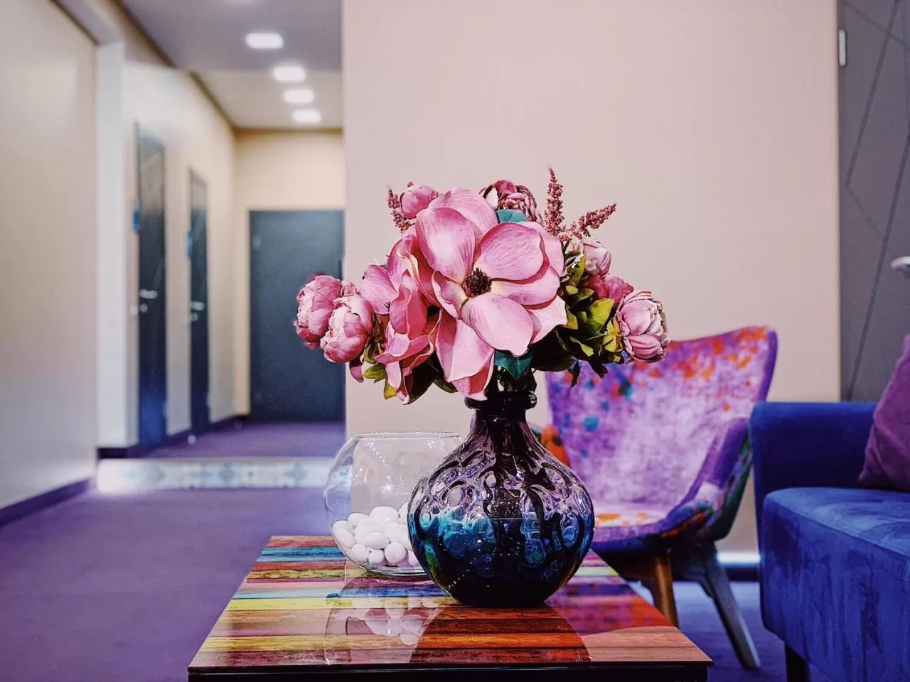 Communal lounge/ TV room in Horizon Hotel