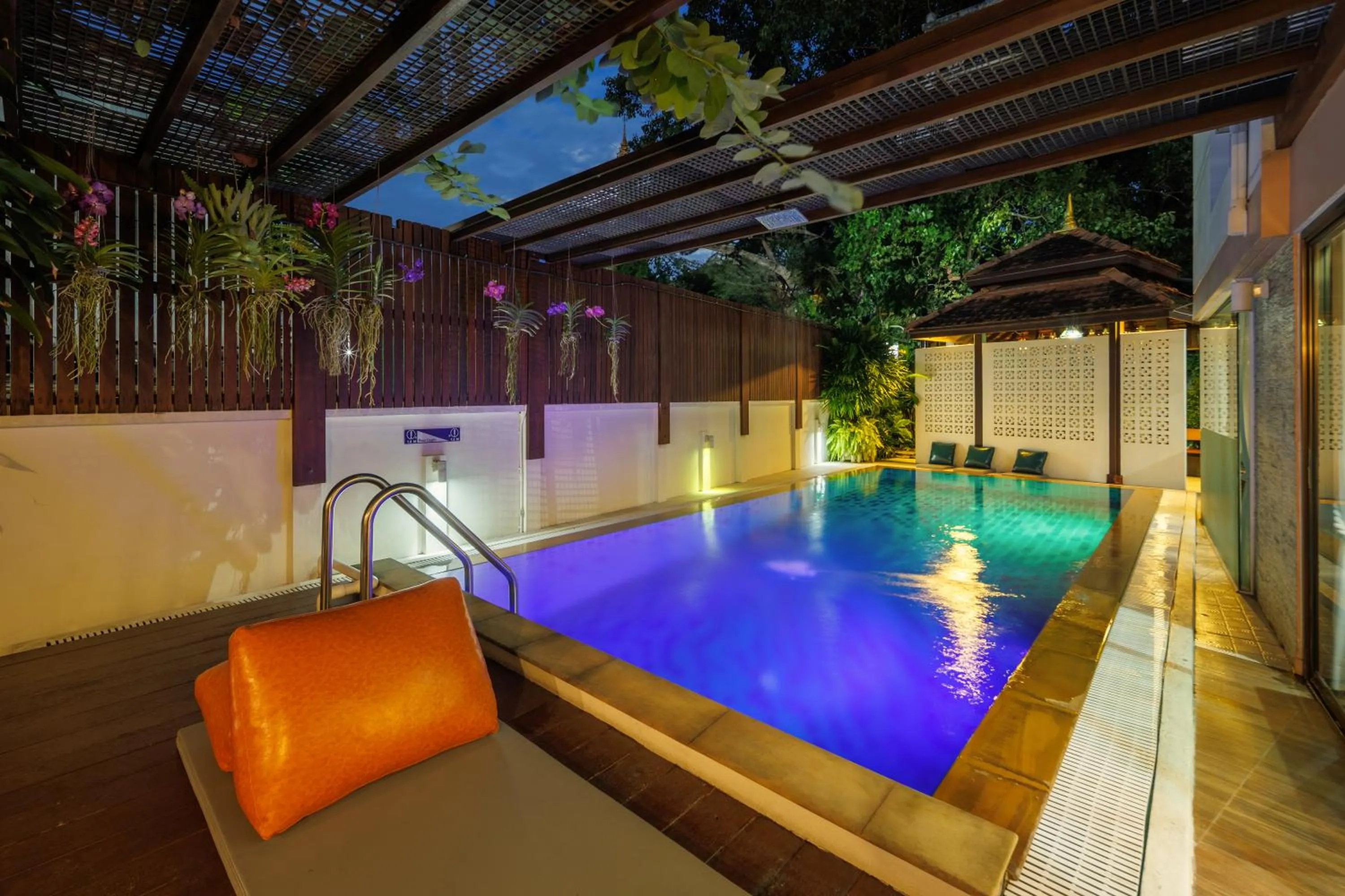 Swimming pool in Rendezvous Classic House