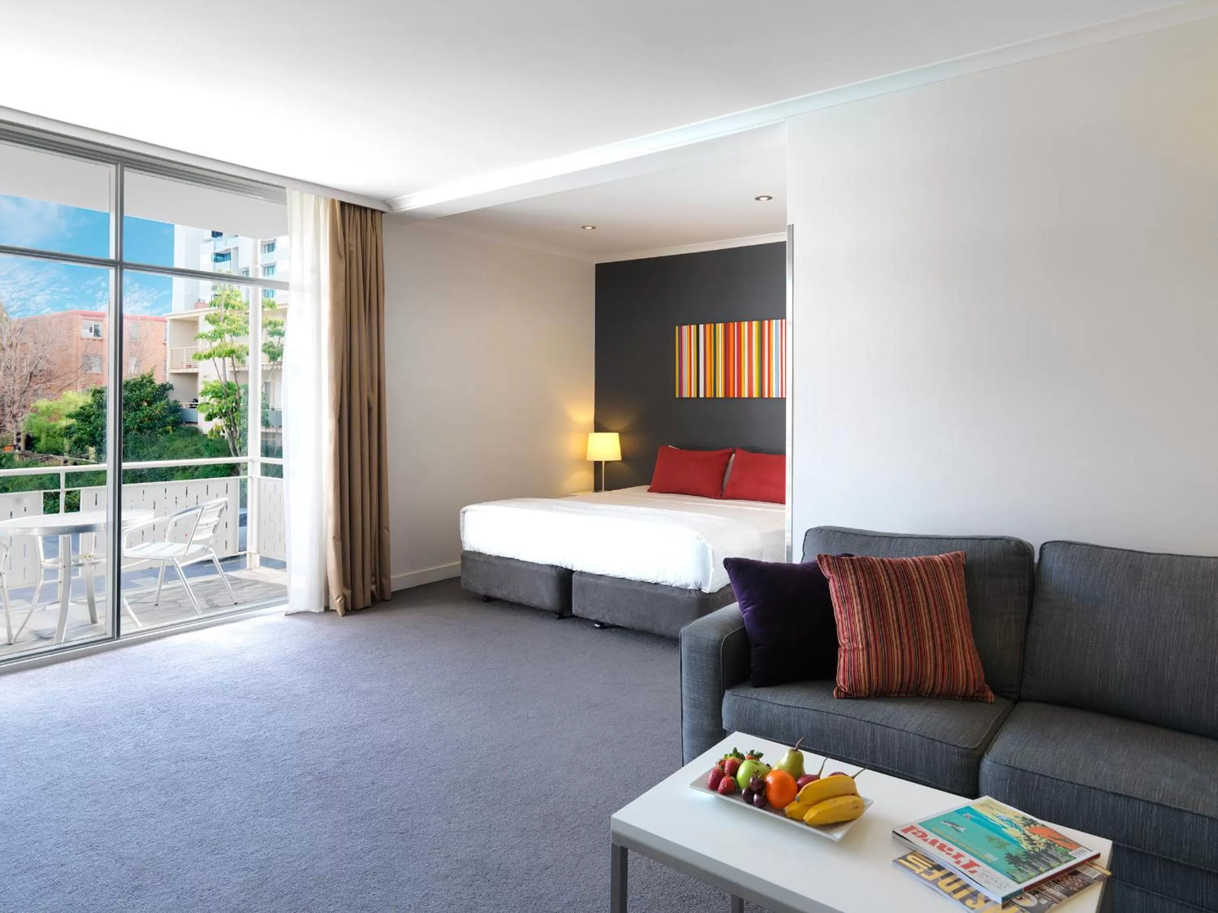 Deluxe King Suite in Carlton Hotel