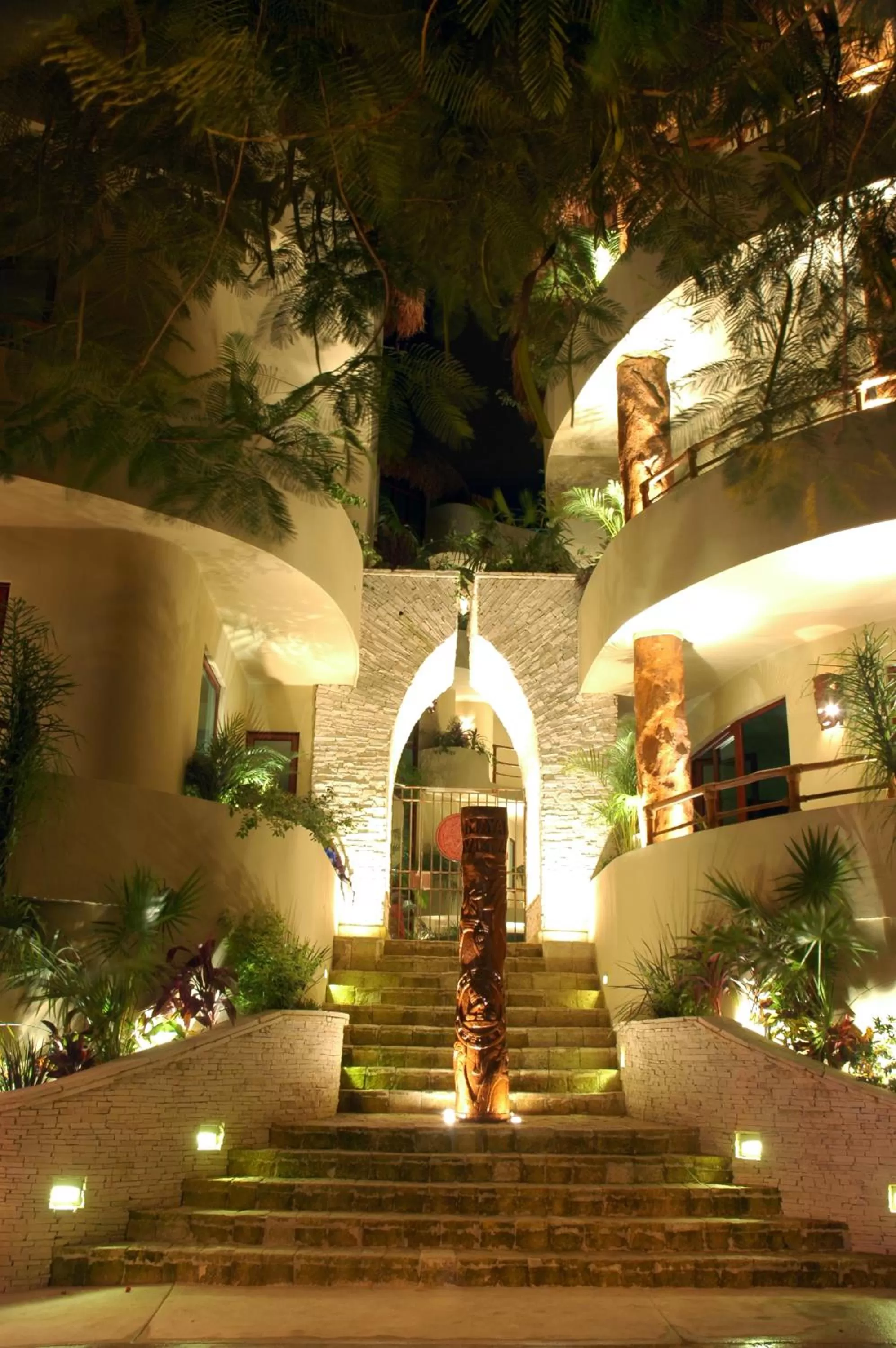 Facade/entrance in Maya Villa Condo Hotel and Beachclub