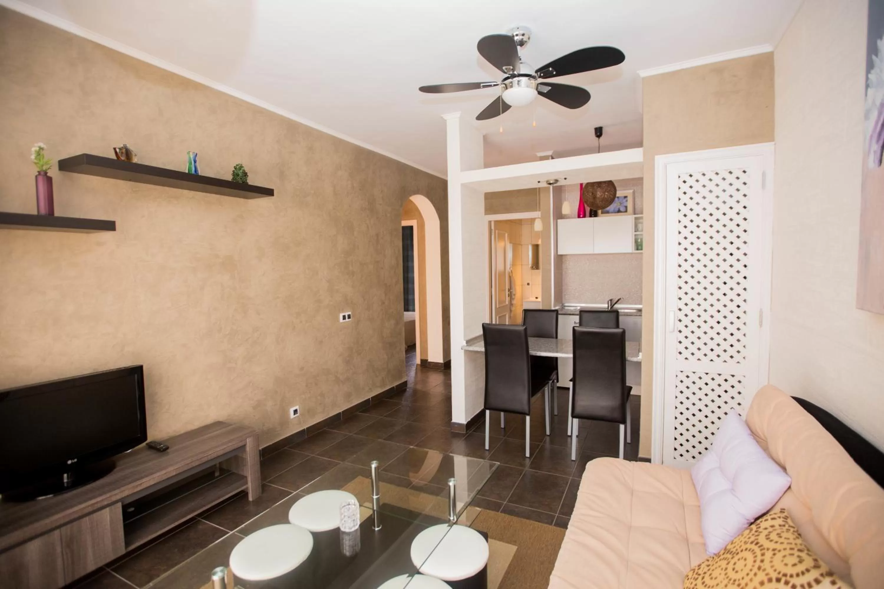 TV and multimedia in Yucca Park ApartHotel