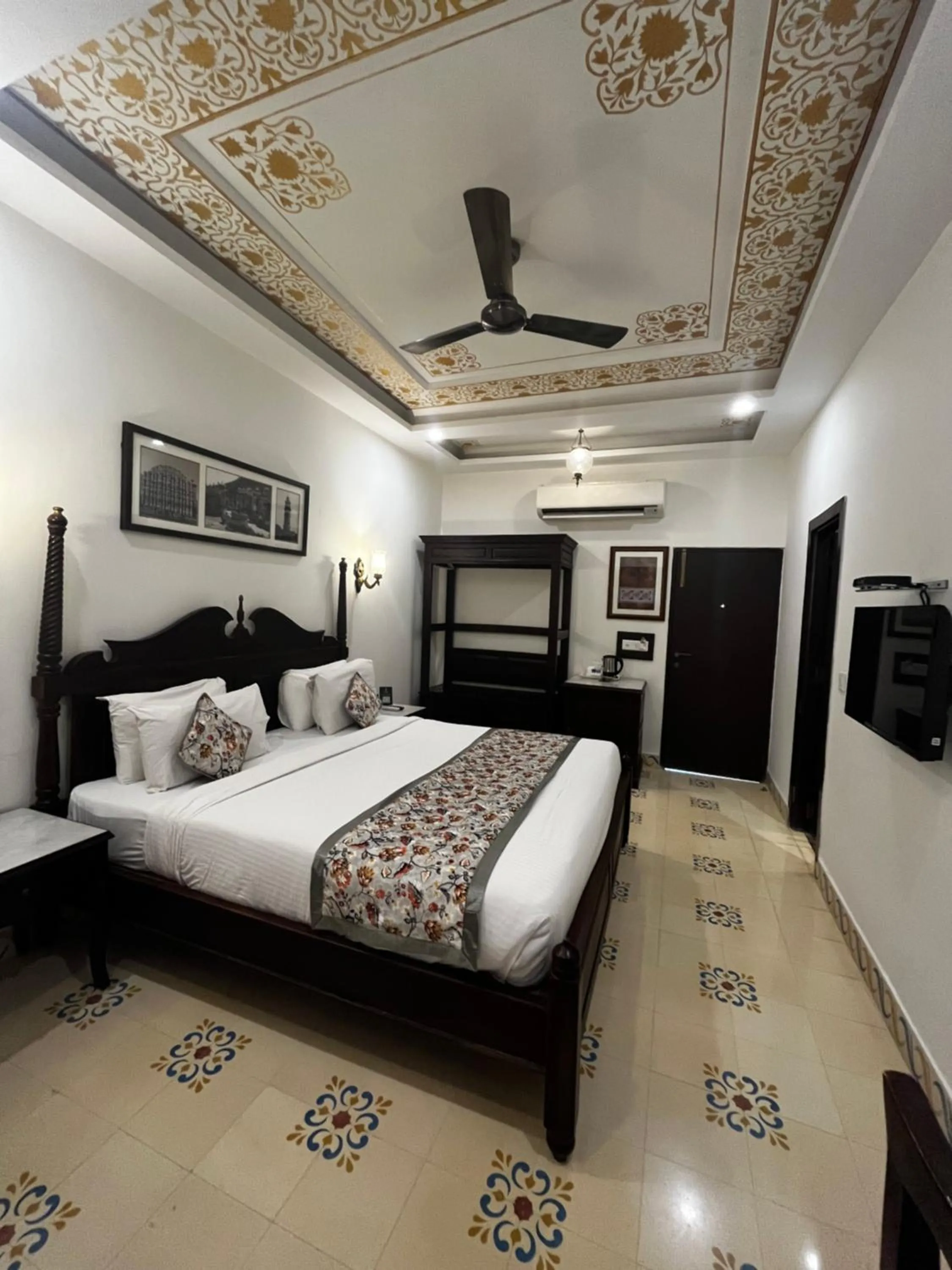 Bedroom, Bed in Ratnawali – A Vegetarian Heritage Hotel