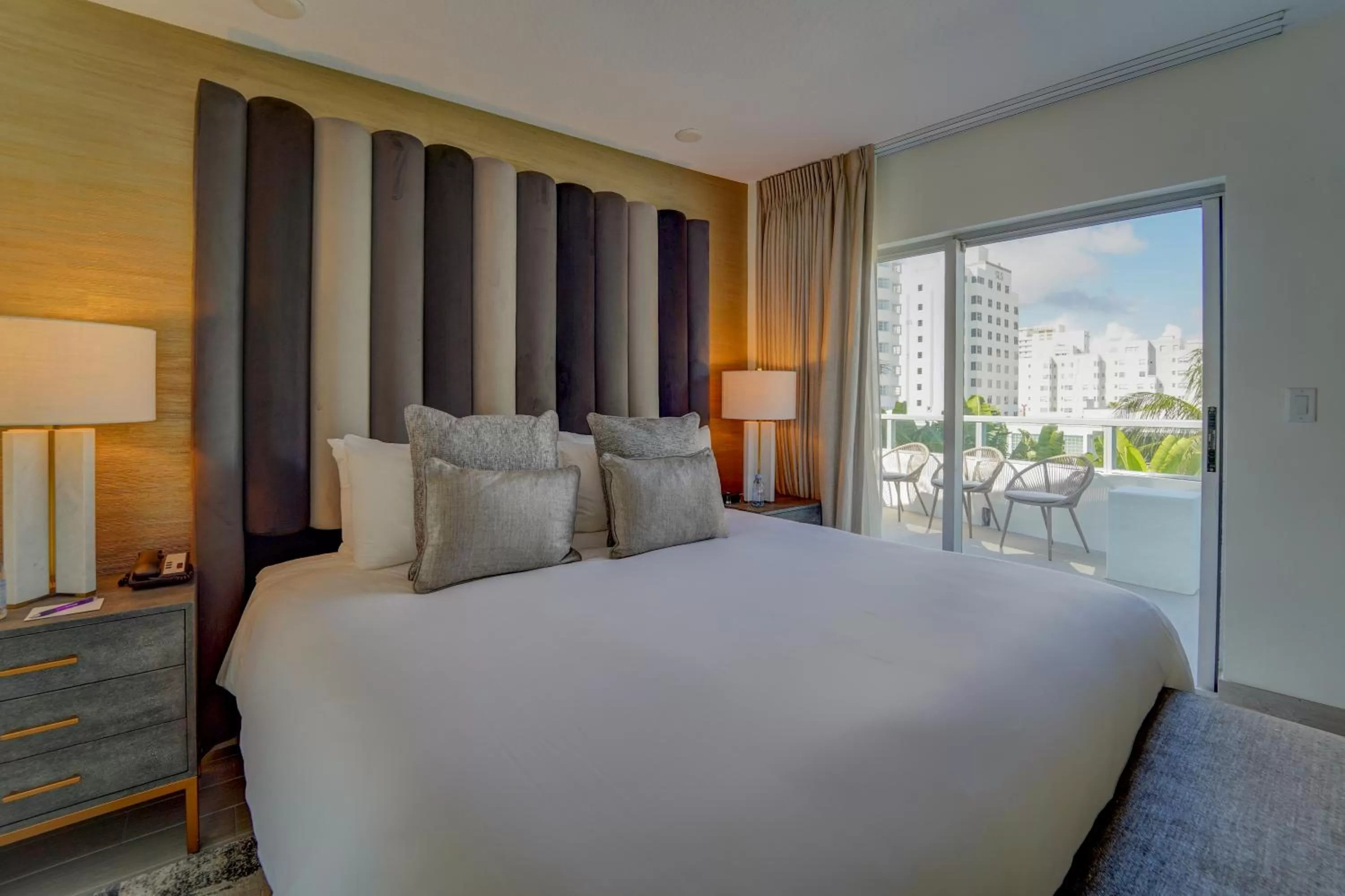 Bed in The Sagamore Hotel South Beach