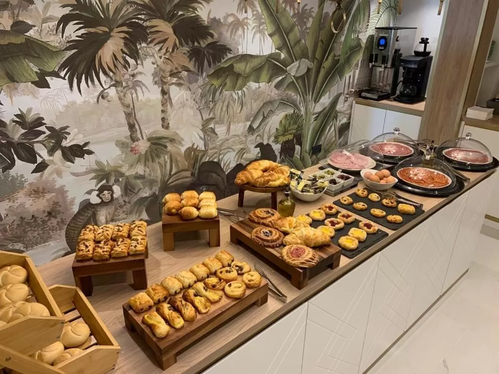 Breakfast in Merit Kensington Hotel