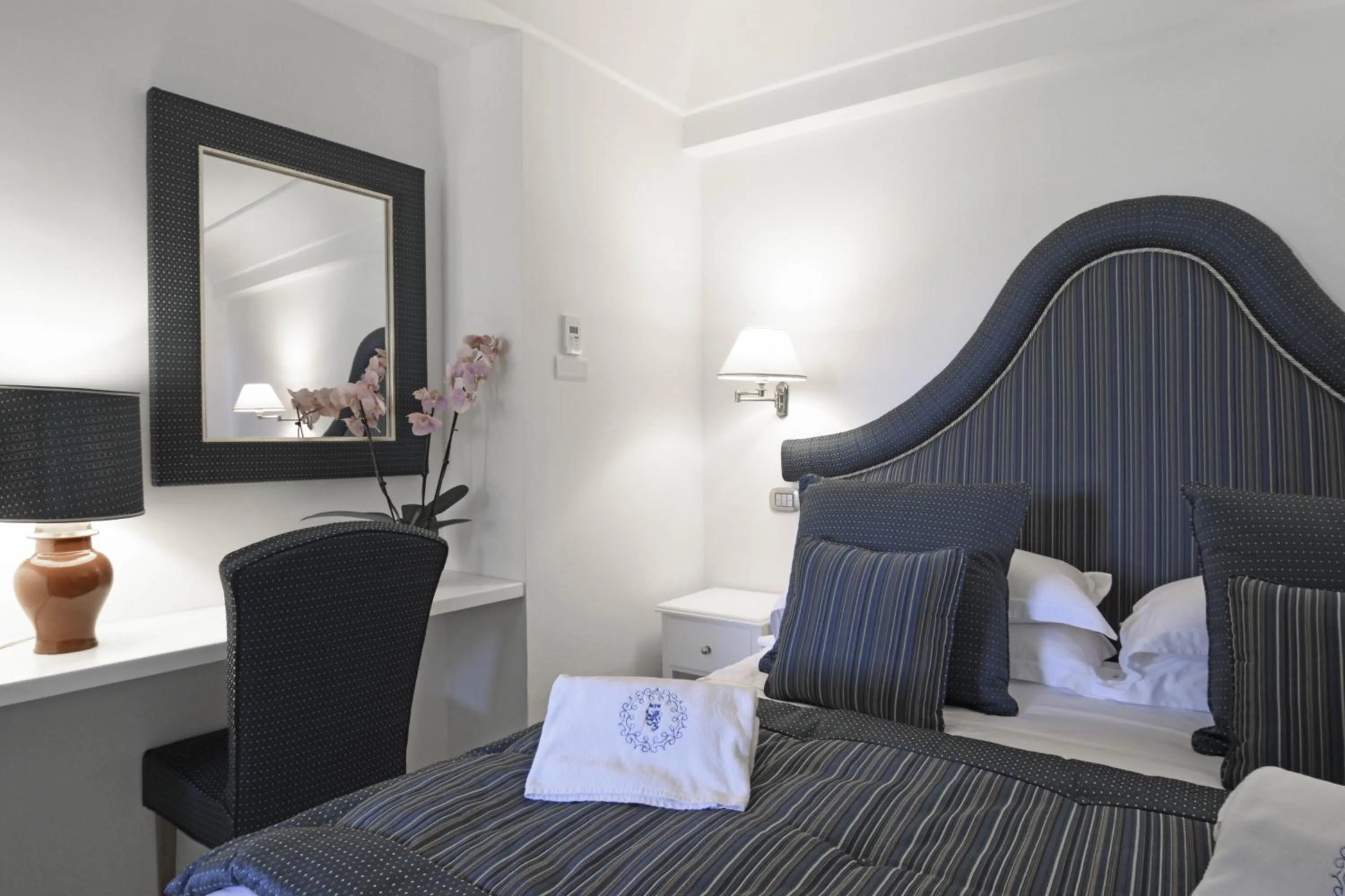 Bedroom, Bed in Palazzo Confalone