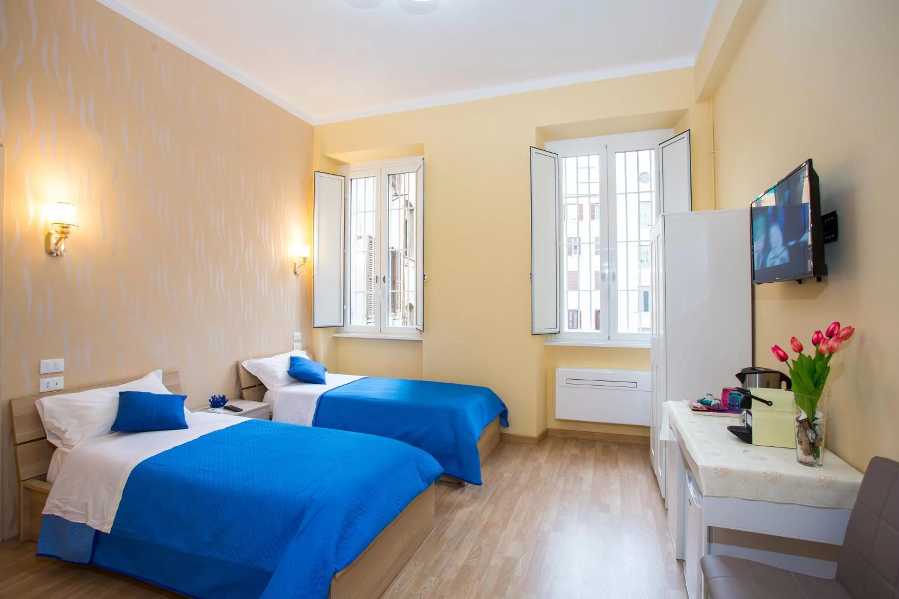 Shower, Bed in BQ House Castello Luxury Rooms