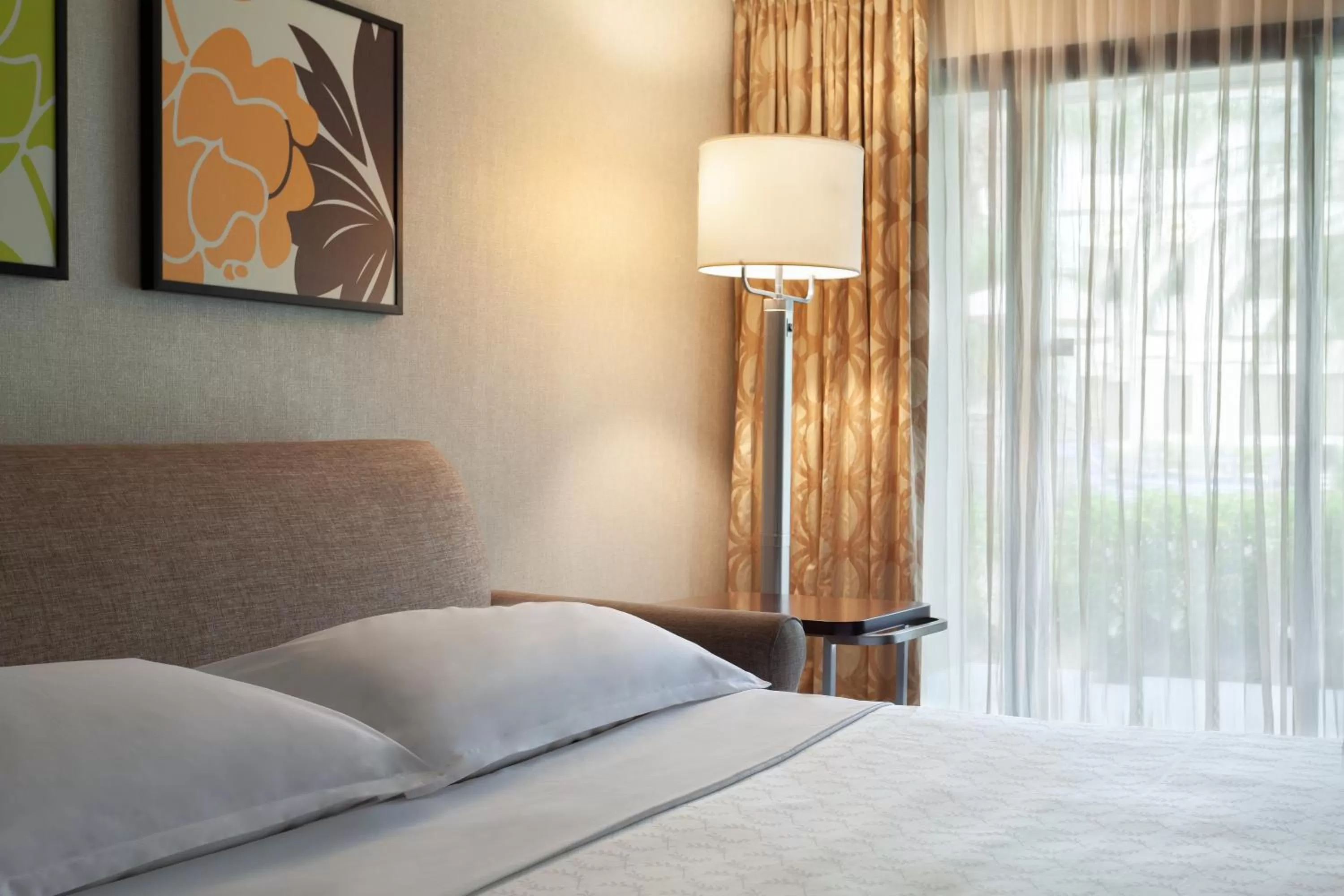 One-Bedroom Suite with Adapted Tub - Mobility and Hearing Accessible in Sheraton Suites Orlando Airport Hotel