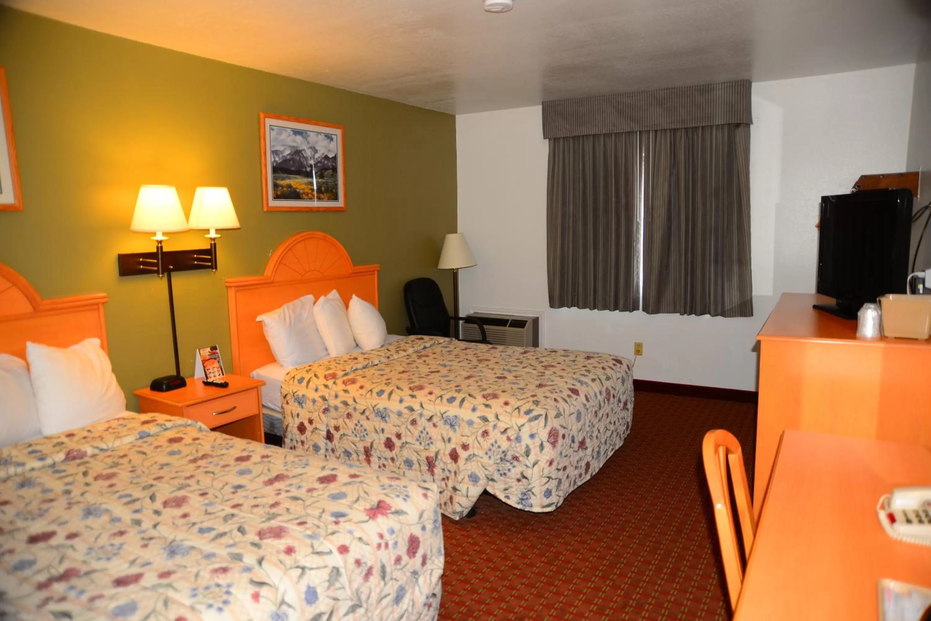 Bedroom in Budget Inn Express