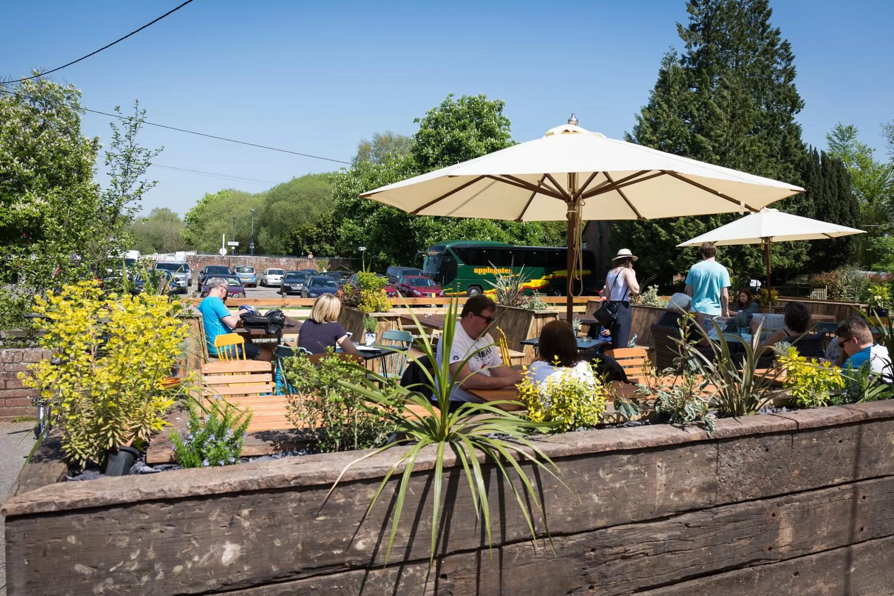 Restaurant/places to eat in The Dundas Arms