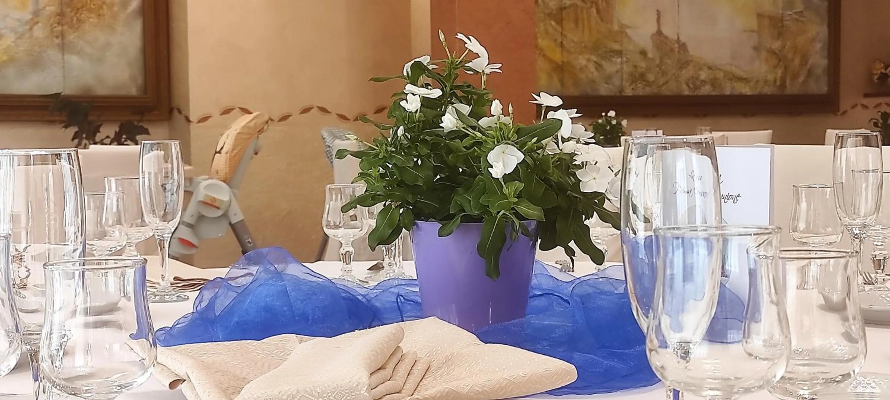 Restaurant/places to eat in Hotel Euro