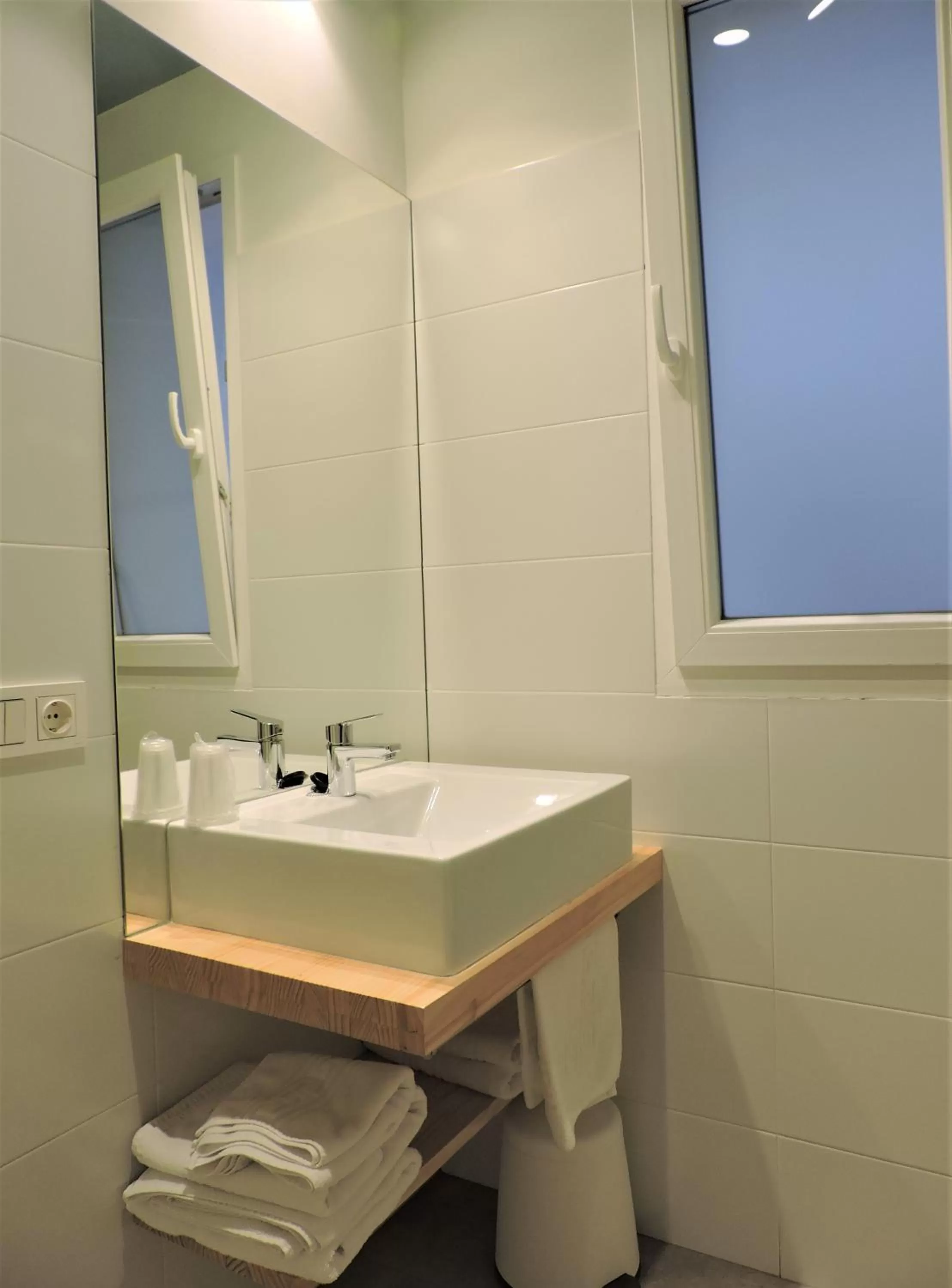 Bathroom in Hotel Jacobeo