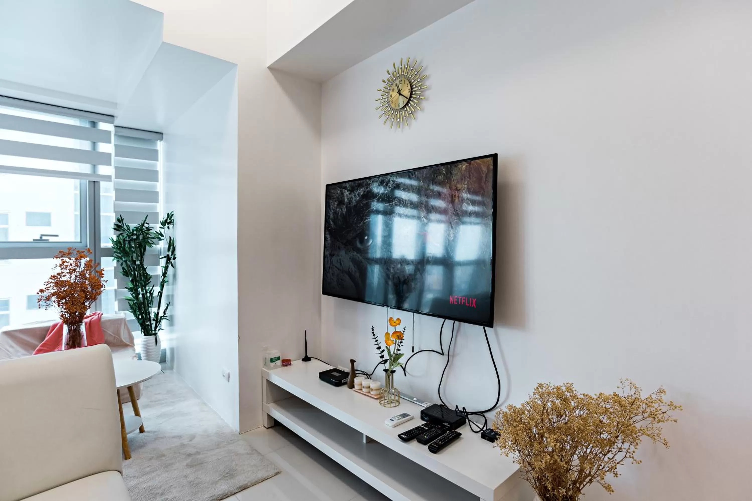 TV and multimedia in 1BR Suite in Uptown BGC