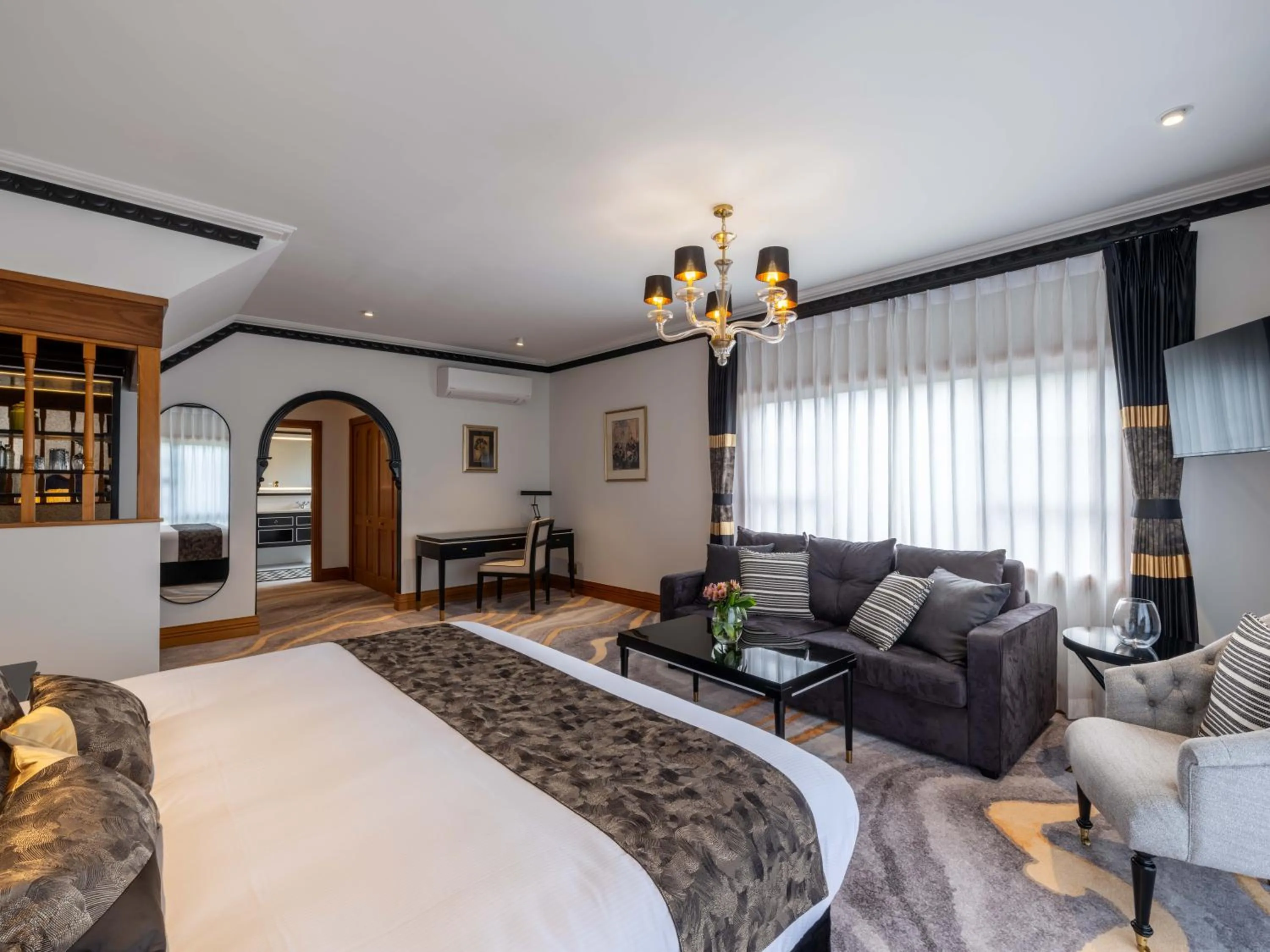 Photo of the whole room, Bed in Hana Lodge