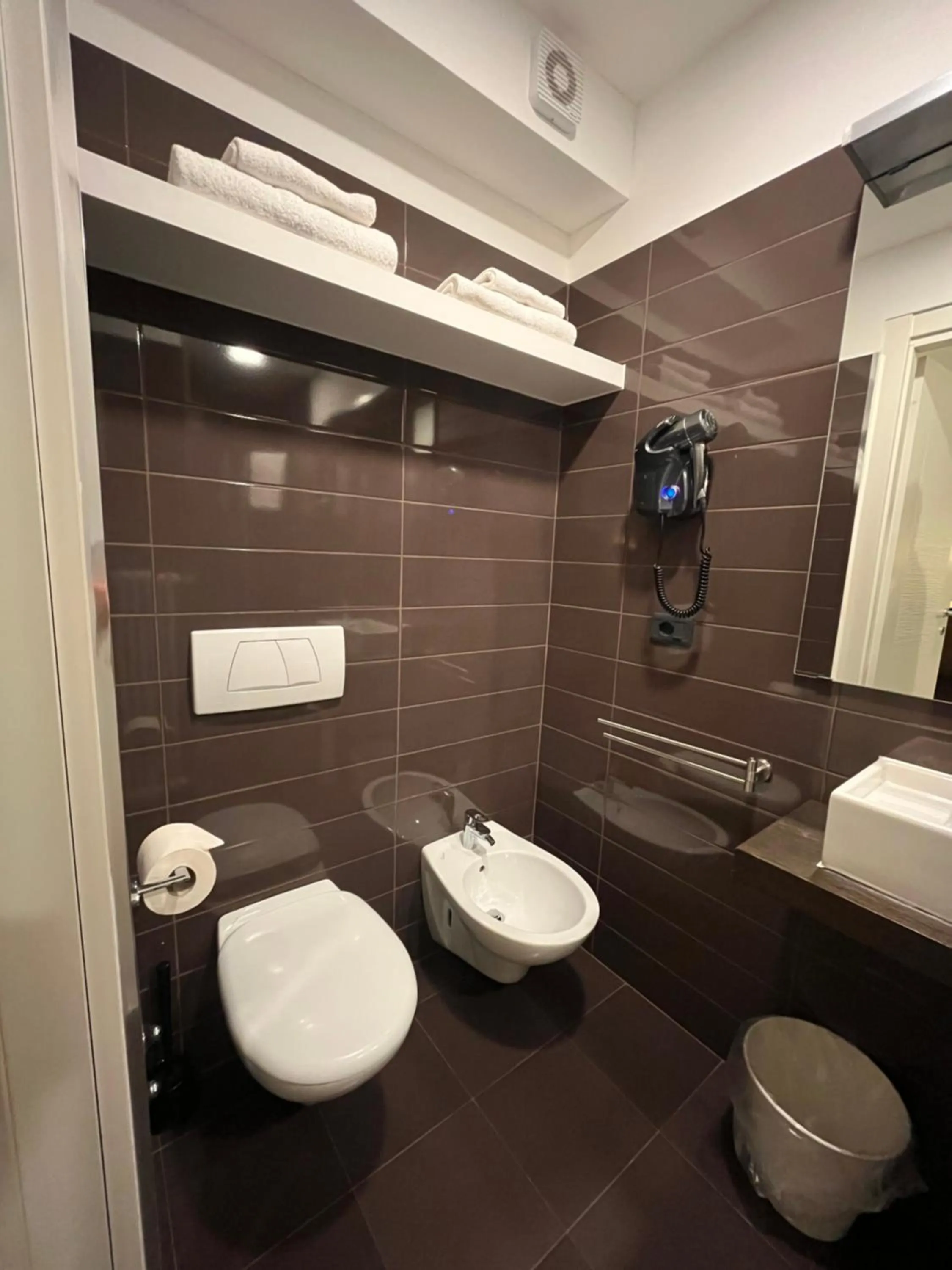 Shower in Hotel Isola Verde