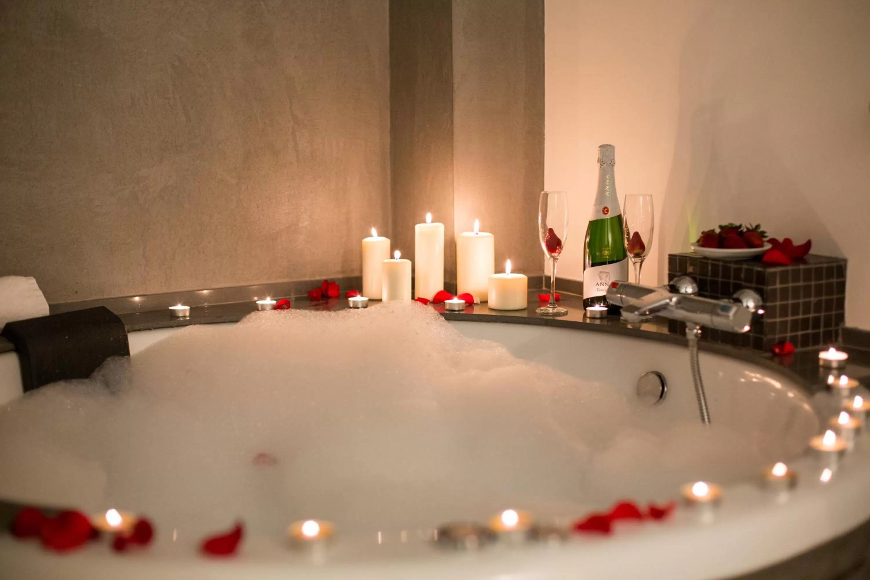 Hot Tub in S30 Reina Victoria