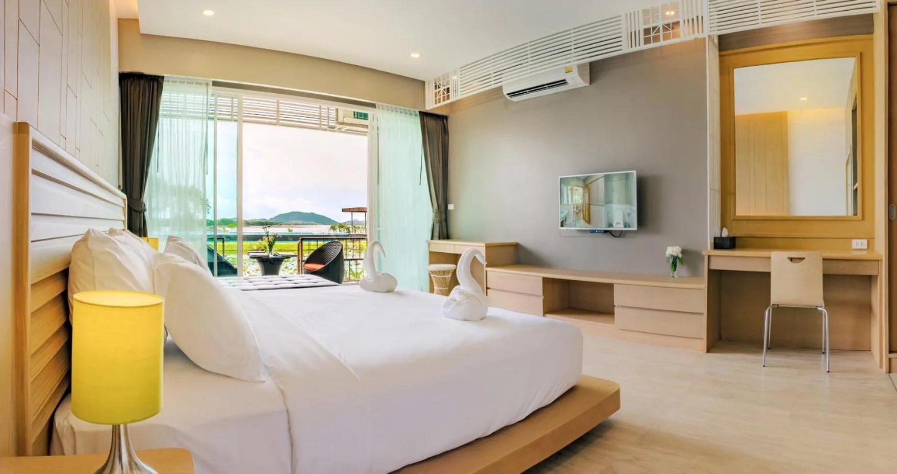 Bed in Baan Rim Ao