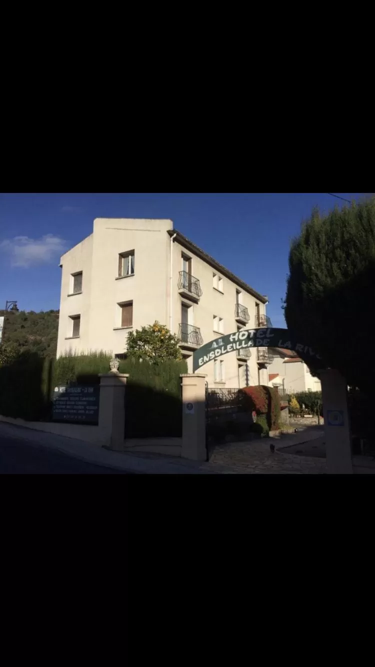 Studio with Terrace in Hébergements à La Rive, Accueil ouvert tous les jours jusqu'à 20h00 dernier délai, depuis 30 ans ! Réserver ici svp ! Merci ! Aucun règlement à distance accepté, Paiement par CB, Espèces, Chèque ou Chèques-Vacances impérativement à la remise des clefs !