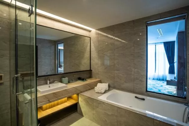 CHRISTEE SUITES HOTEL