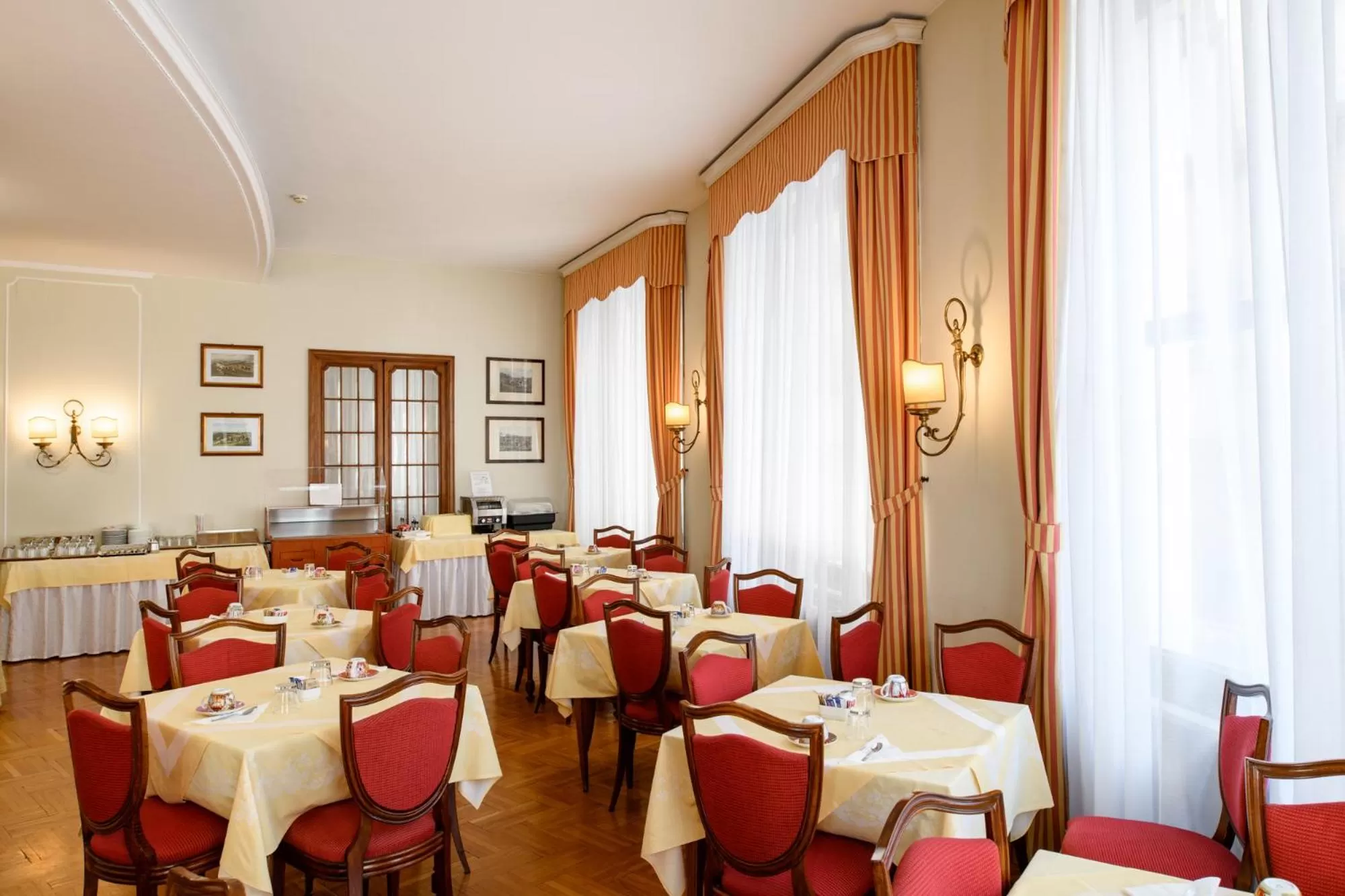 Restaurant/places to eat in Hotel Continental