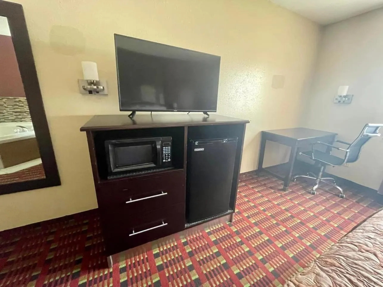 Super 8 by Wyndham Paris IL