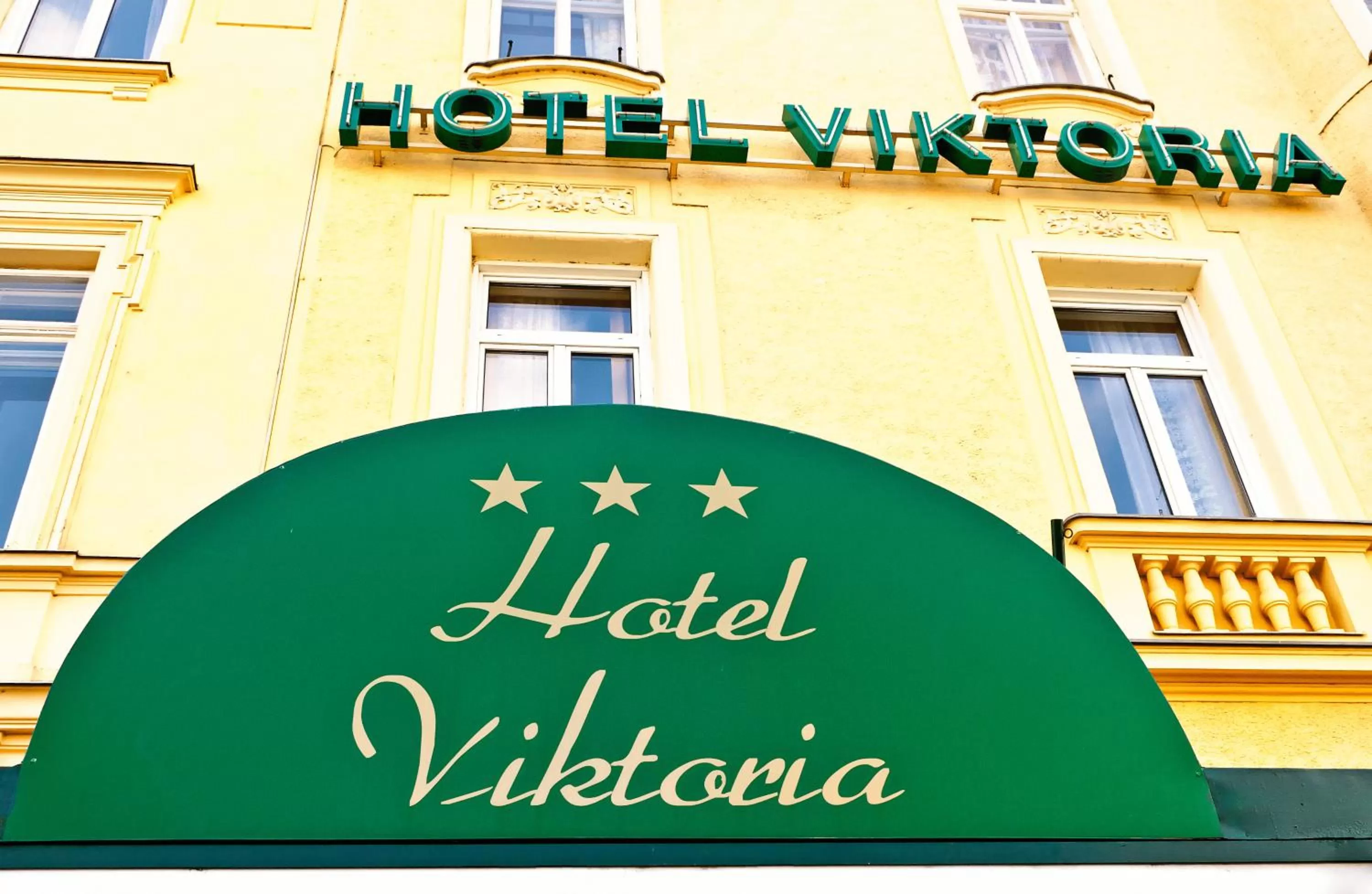 Facade/entrance in Hotel Viktoria Schönbrunn