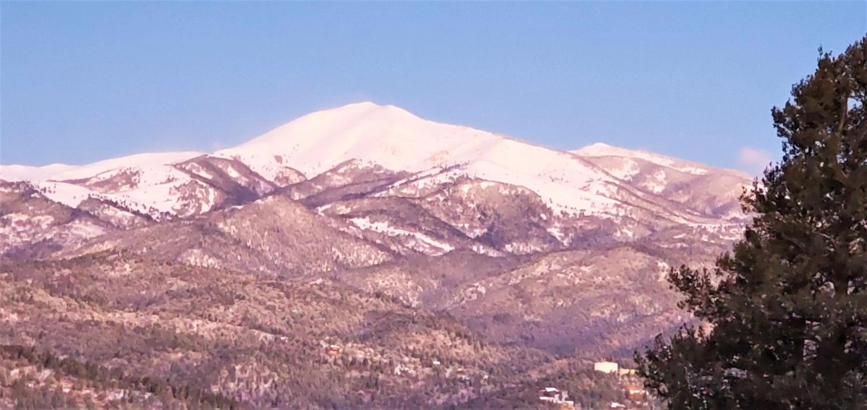 Neighbourhood in High Sierra Condominiums