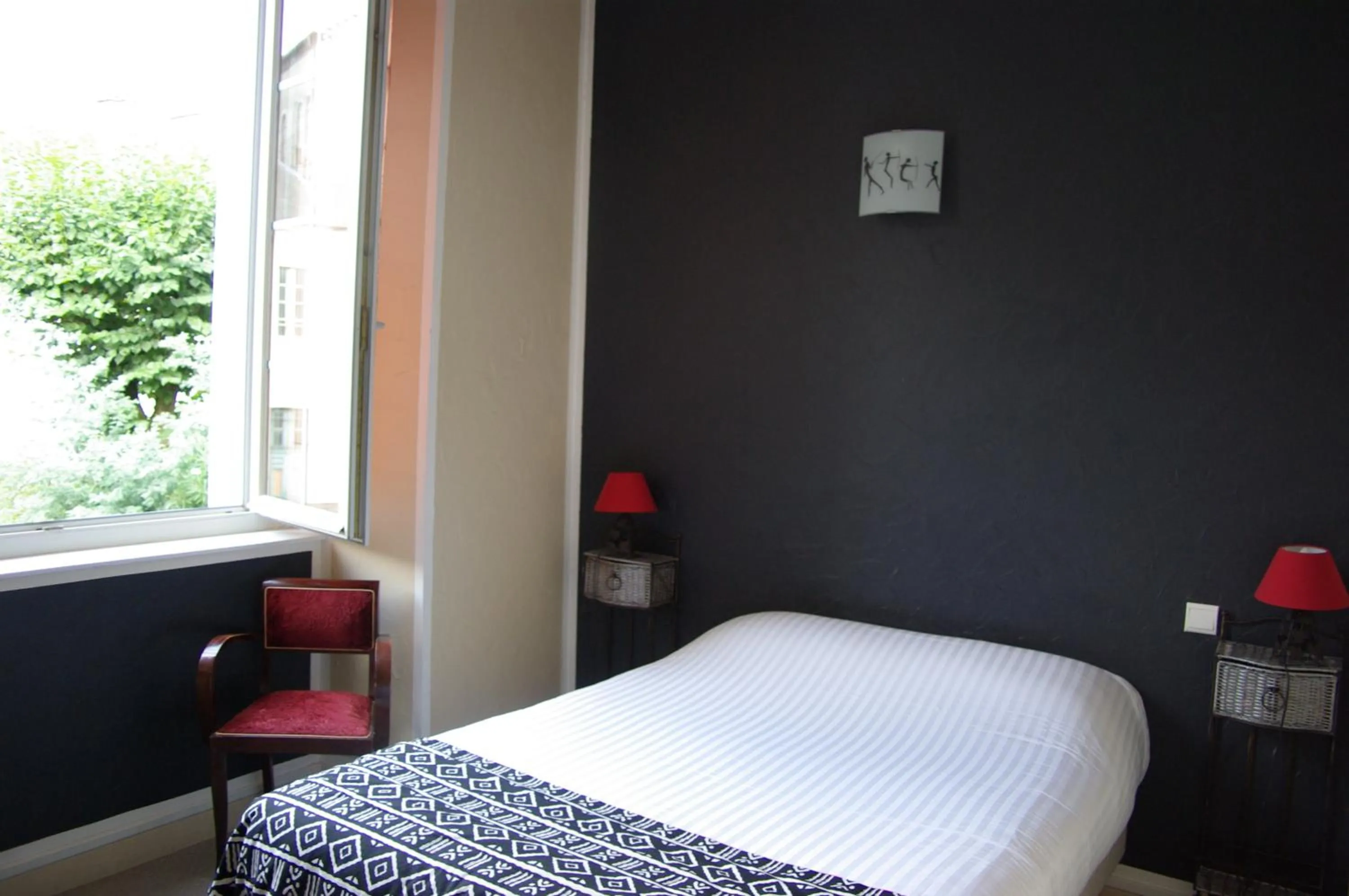 Bed in The Originals Boutique, Villa Montpensier, Pau