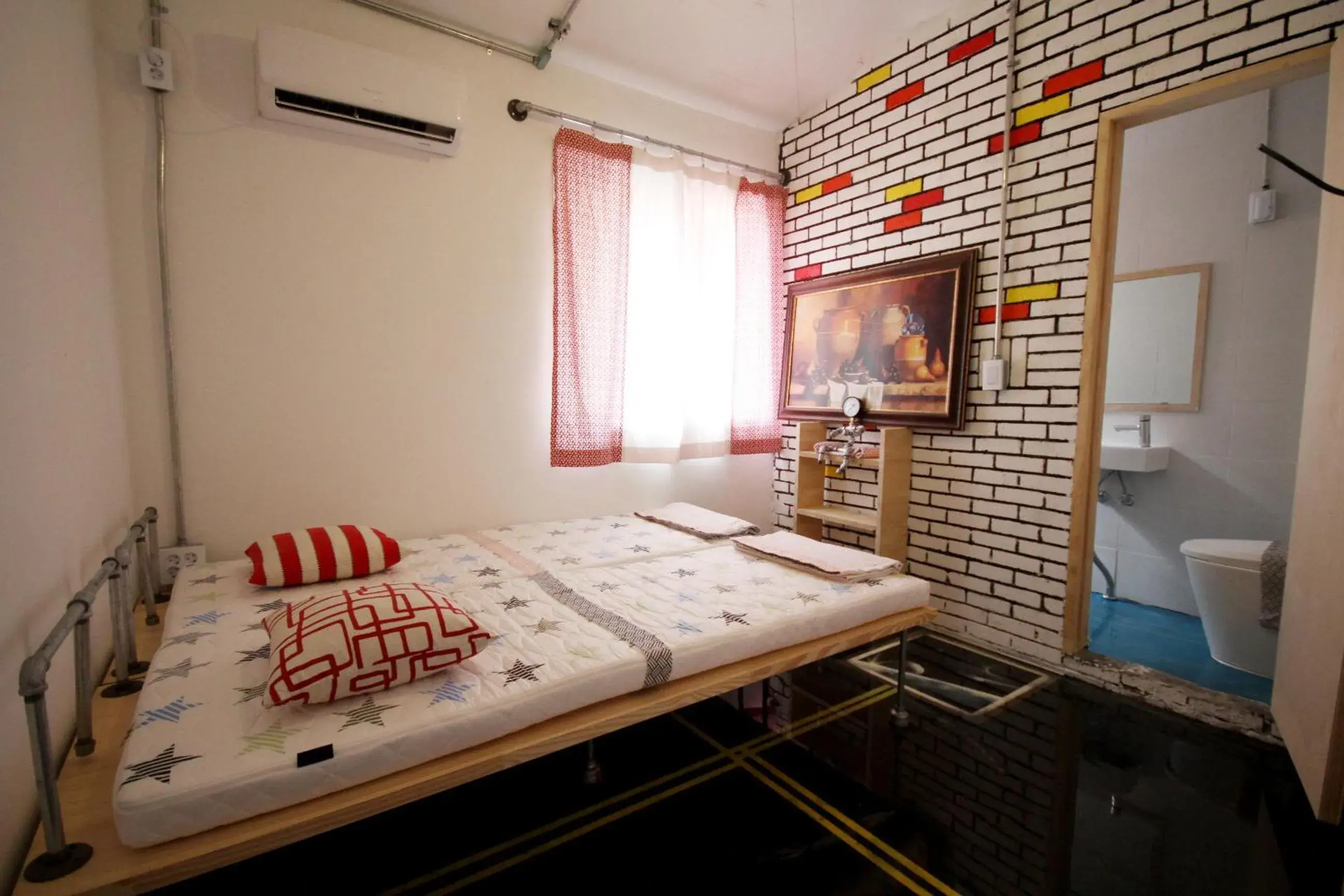 Double or Twin Room with Private Bathroom in Time Travelers Party Hostel In Hongdae Double or Twin Room with Private Bathroom in Time Travelers Party Hostel In Hongdae
