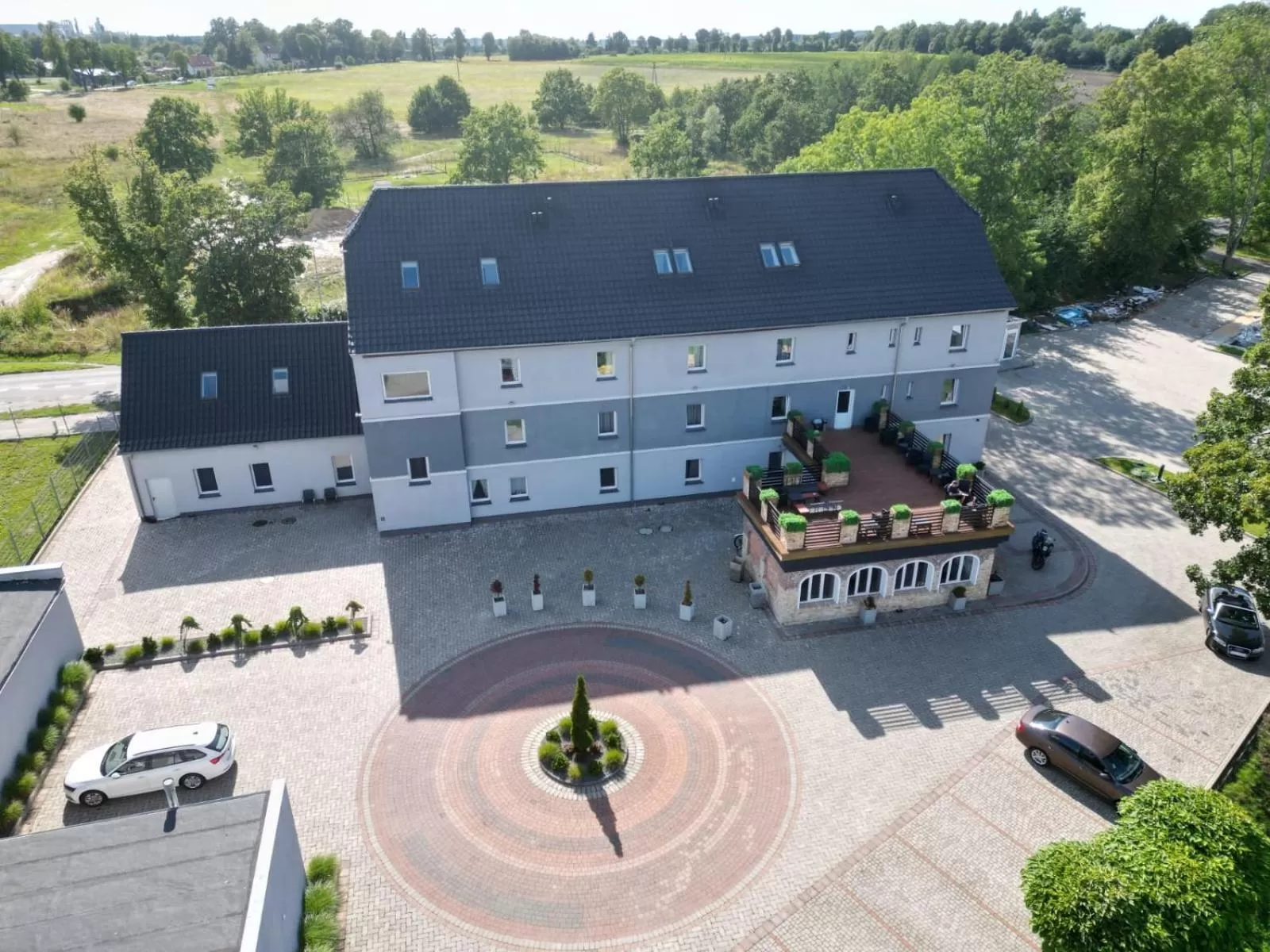 Property building in Leon's Rooms