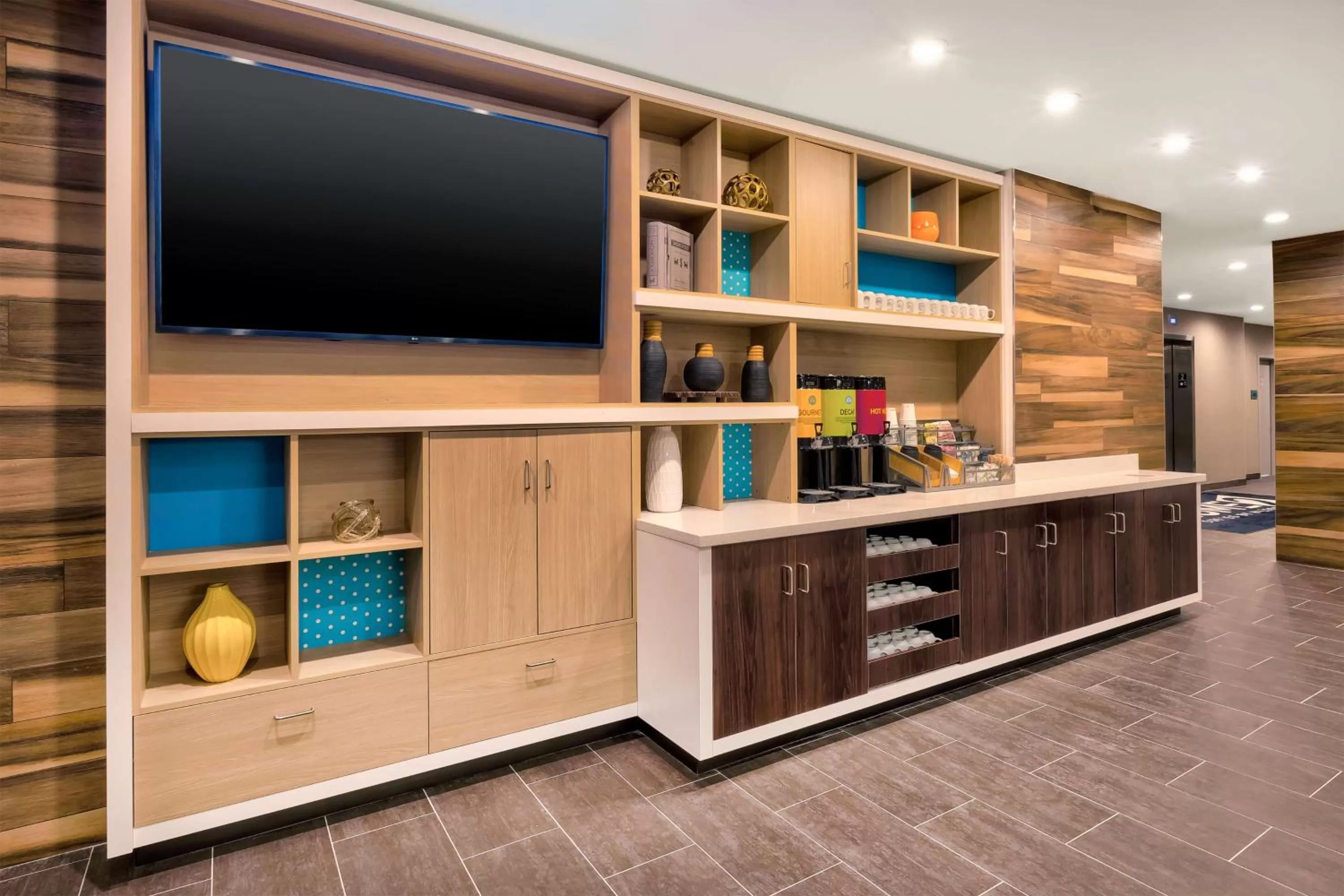 Restaurant/places to eat in Home2 Suites By Hilton Battle Creek, Mi